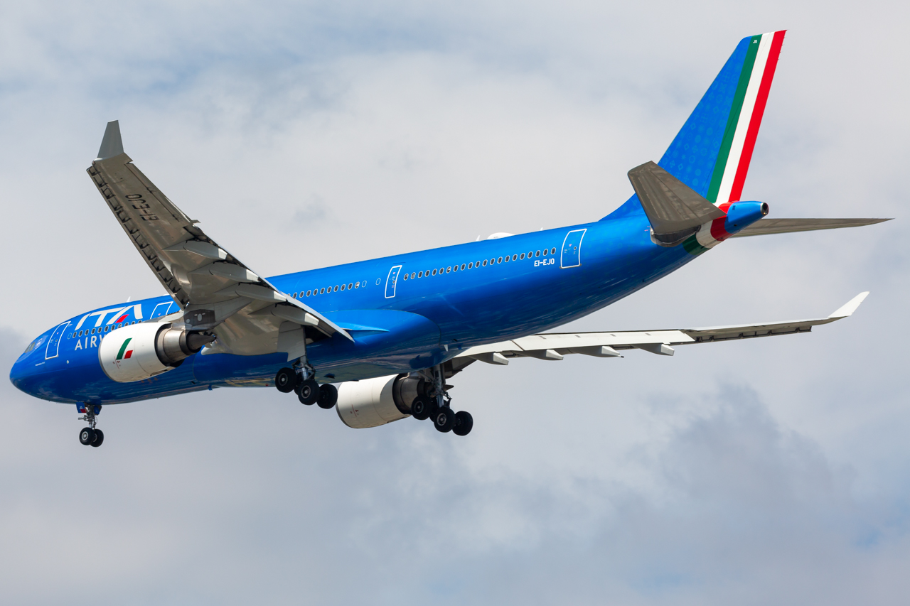 Full size: ITA Airways Airbus A330-200 EI-EJO at John F. Kennedy International Airport