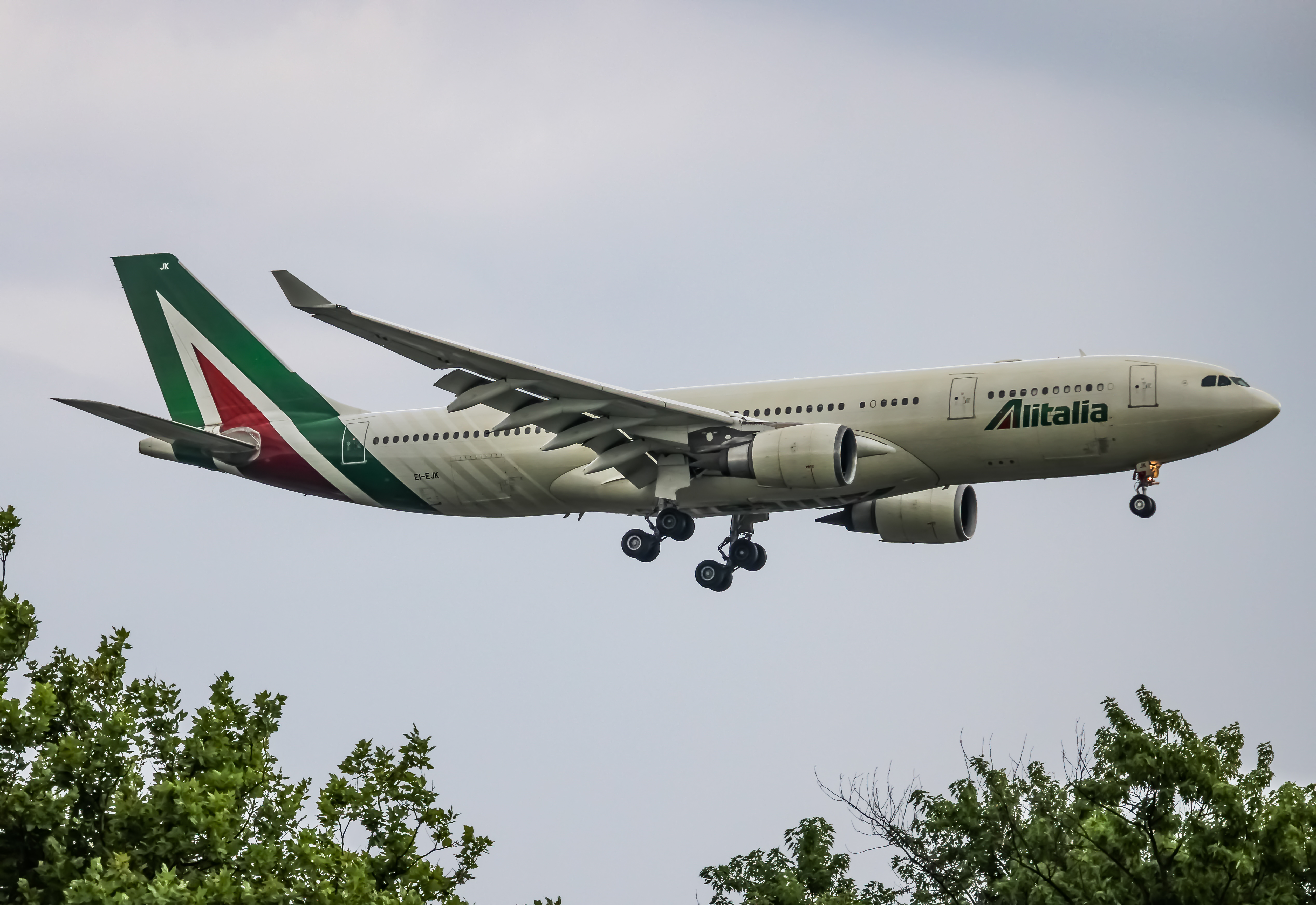 Full size: Alitalia Airbus A330-200 EI-EJK at John F. Kennedy International Airport