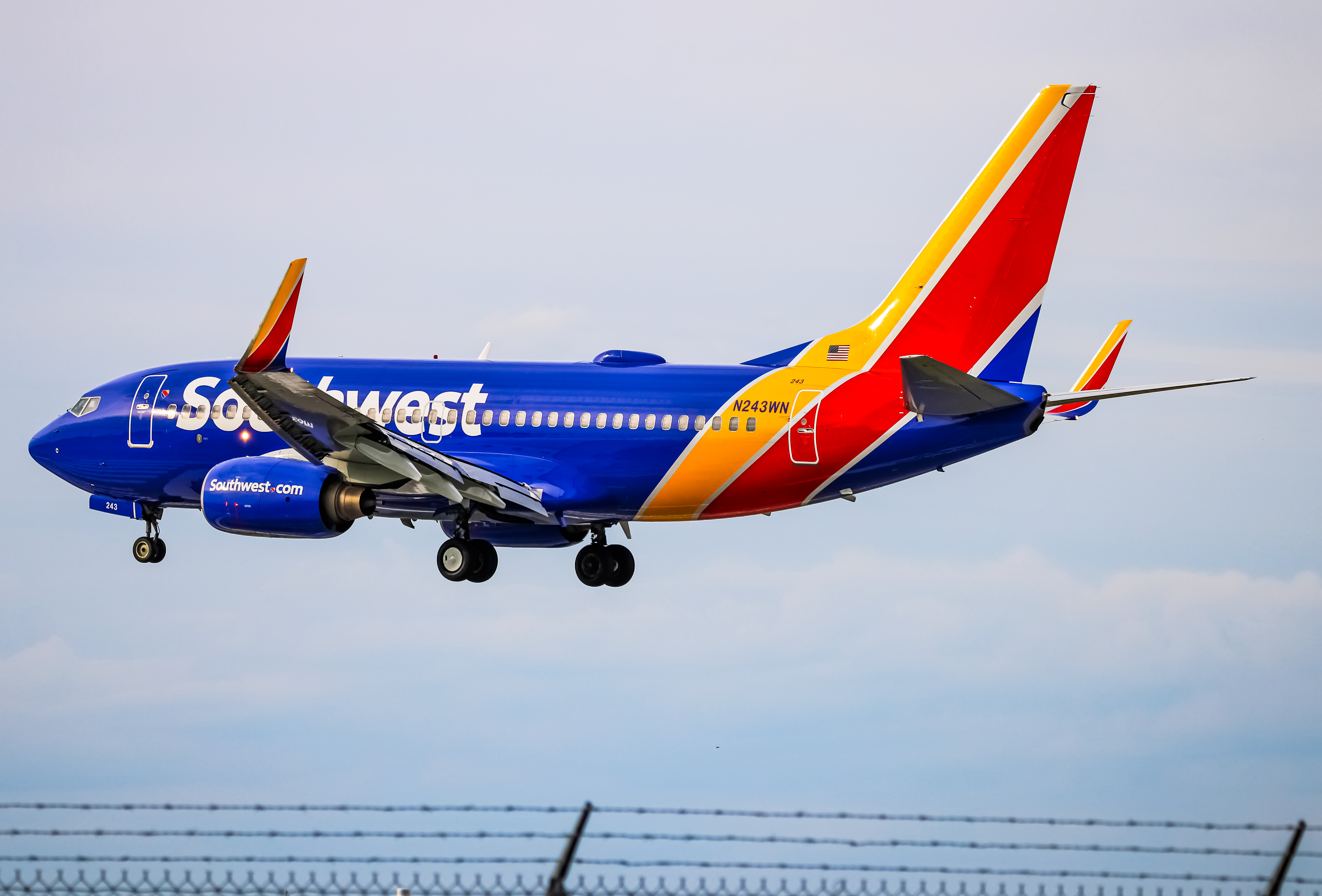 Full size: Southwest Airlines Boeing 737-700 N243WN at Baltimore/Washington International Thurgood Marshall Airport