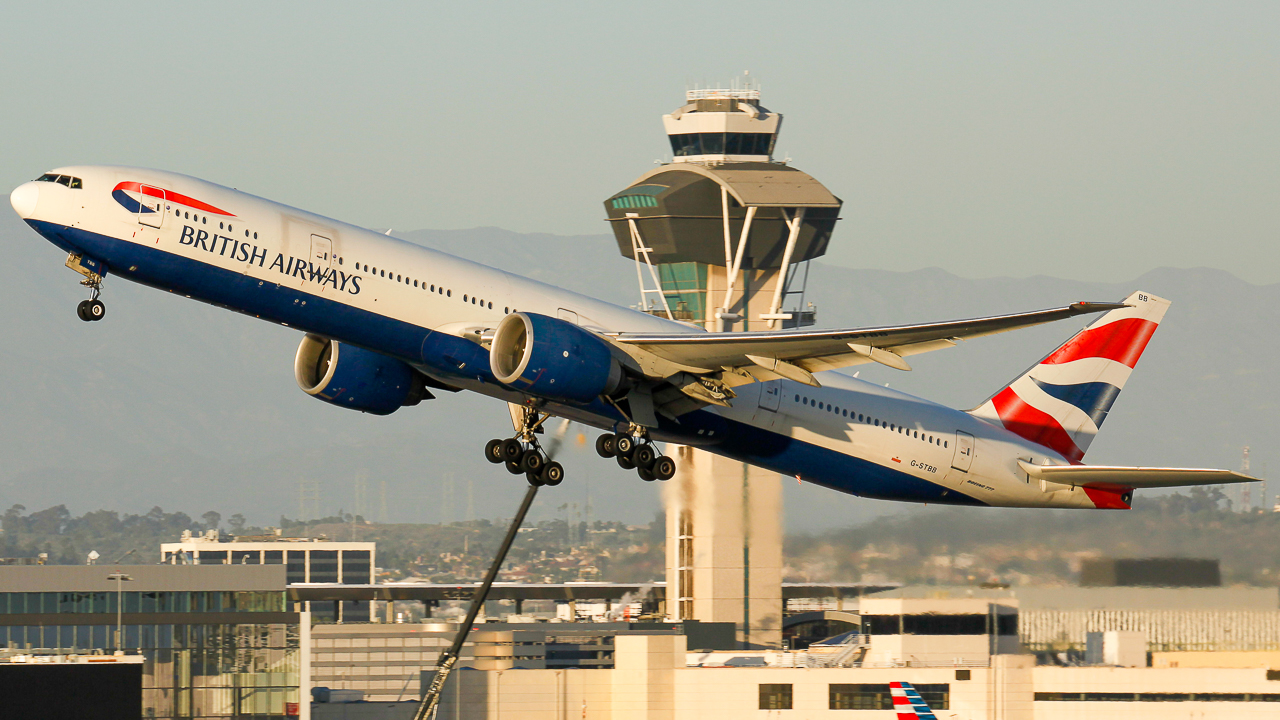 Full size: British Airways Boeing 777-300ER G-STBB at Los Angeles International Airport