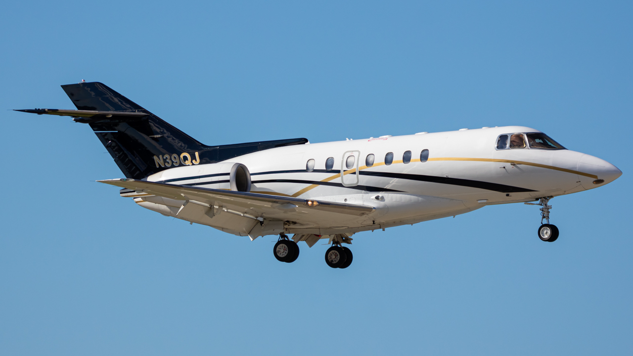 Full size: PRIVATE Beechcraft Hawker 1000 N39QJ at Naples Municipal Airport