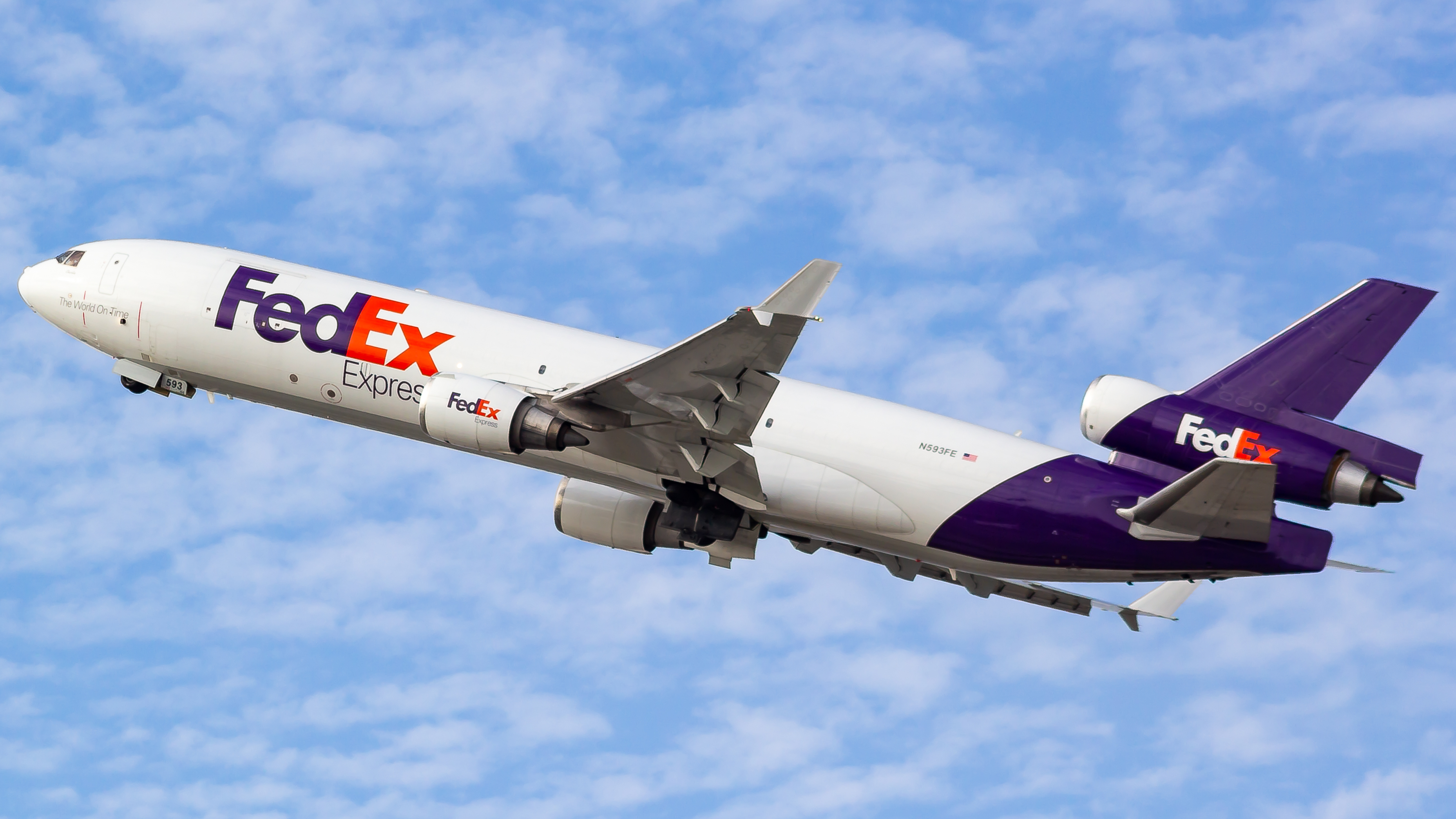 Full size: FedEx McDonnell Douglas MD-11F N593FE at Los Angeles International Airport