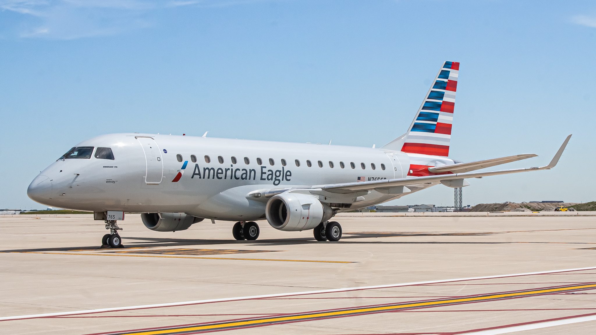 Full size: American Eagle Embraer E170 N765ST at Chicago O'Hare International Airport