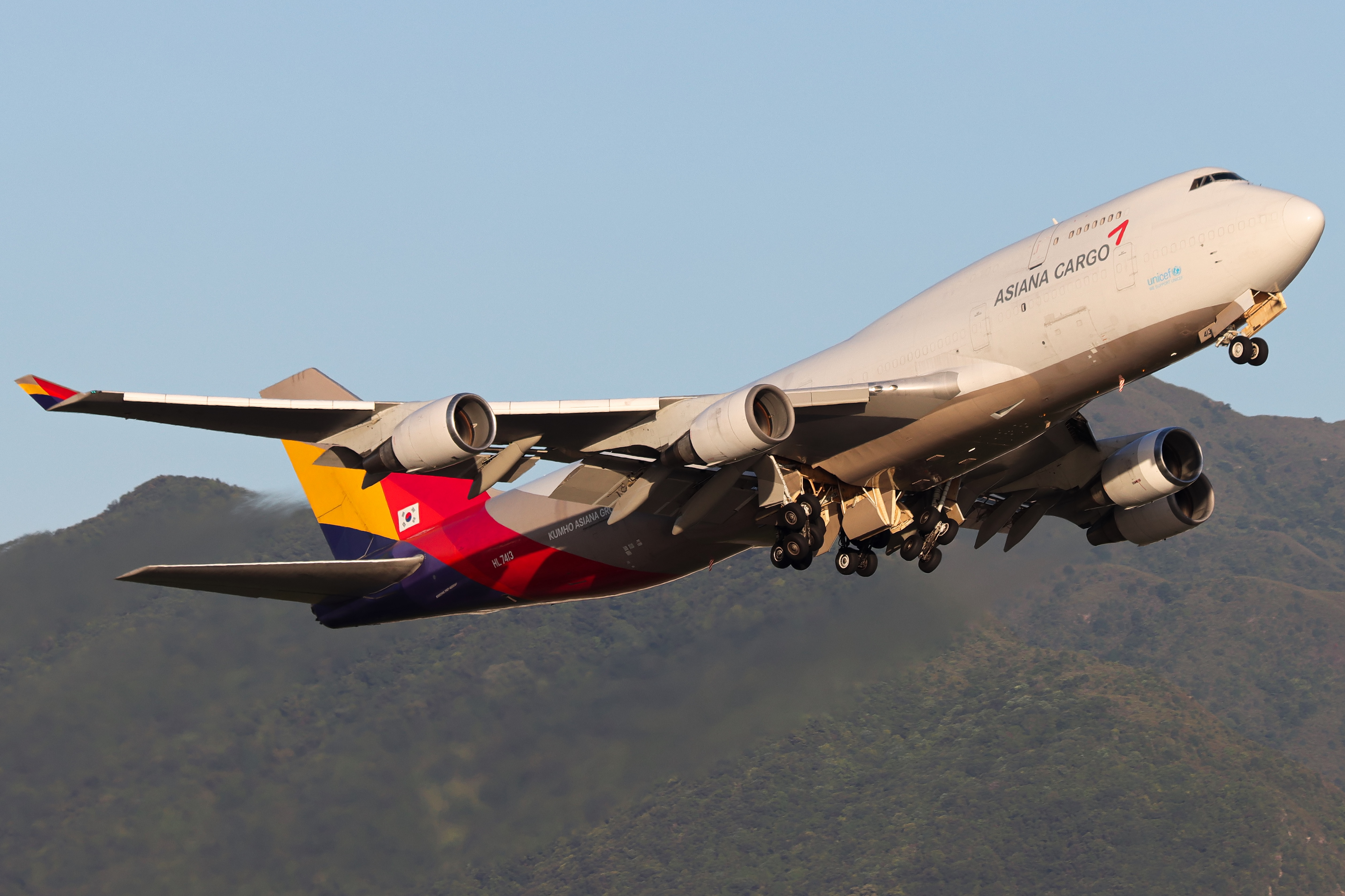 Full size: Asiana Airlines Cargo Boeing 747-400F HL7413 at Hong Kong International Airport