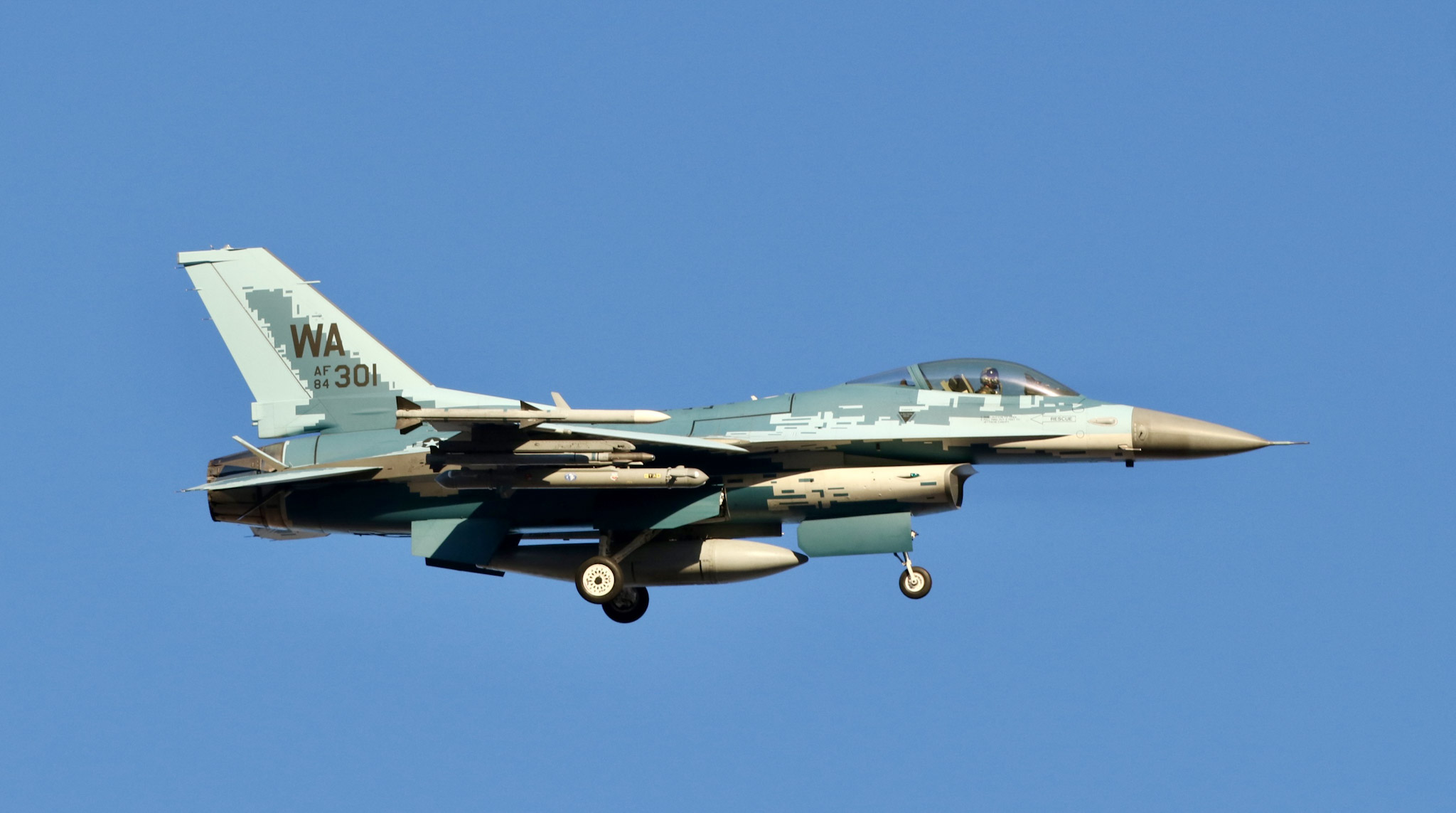 Full size: USAF - United States Air Force General Dynamics F-16 Fighting Falcon 84-0301 at Nellis Air Force Base