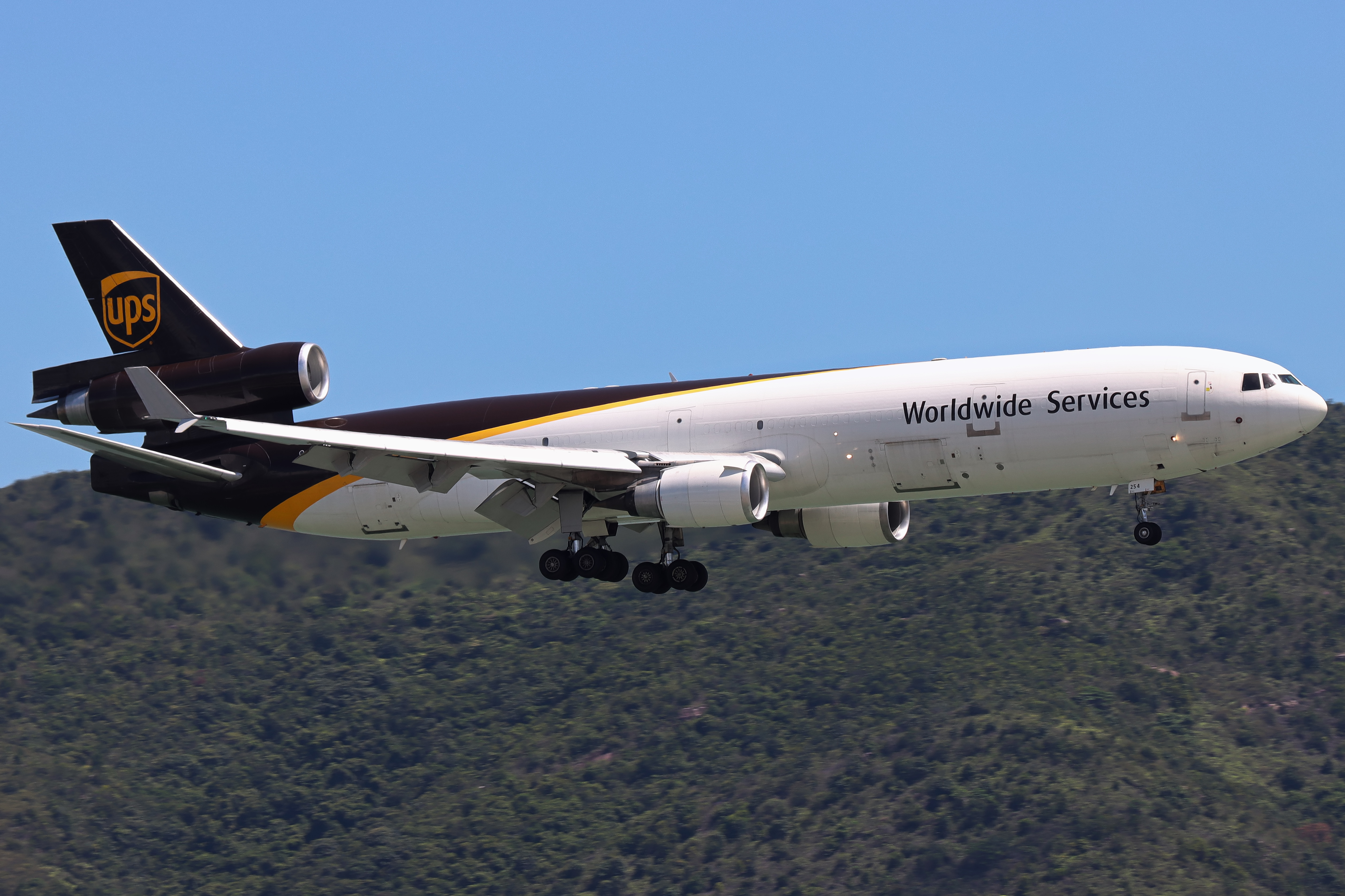 Full size: United Parcel Service McDonnell Douglas MD-11F N254UP at Hong Kong International Airport