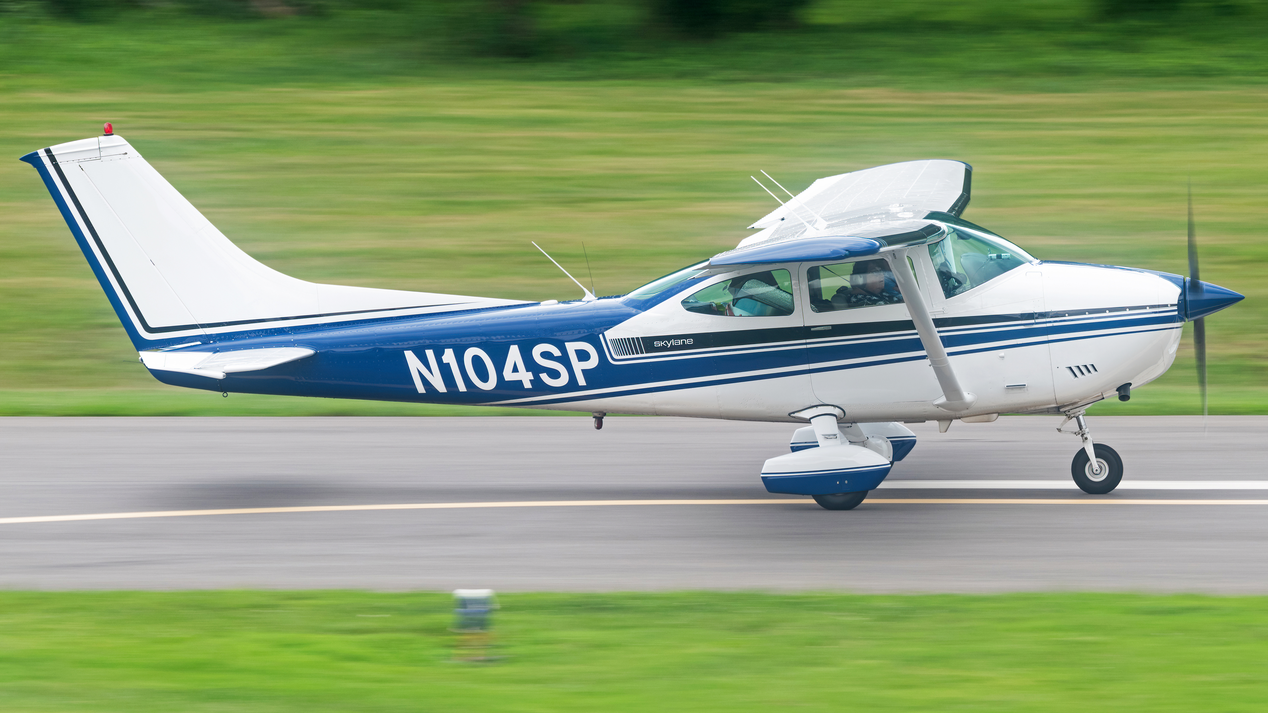 Full size: PRIVATE Cessna 182 Skylane N104SP at College Park Airport
