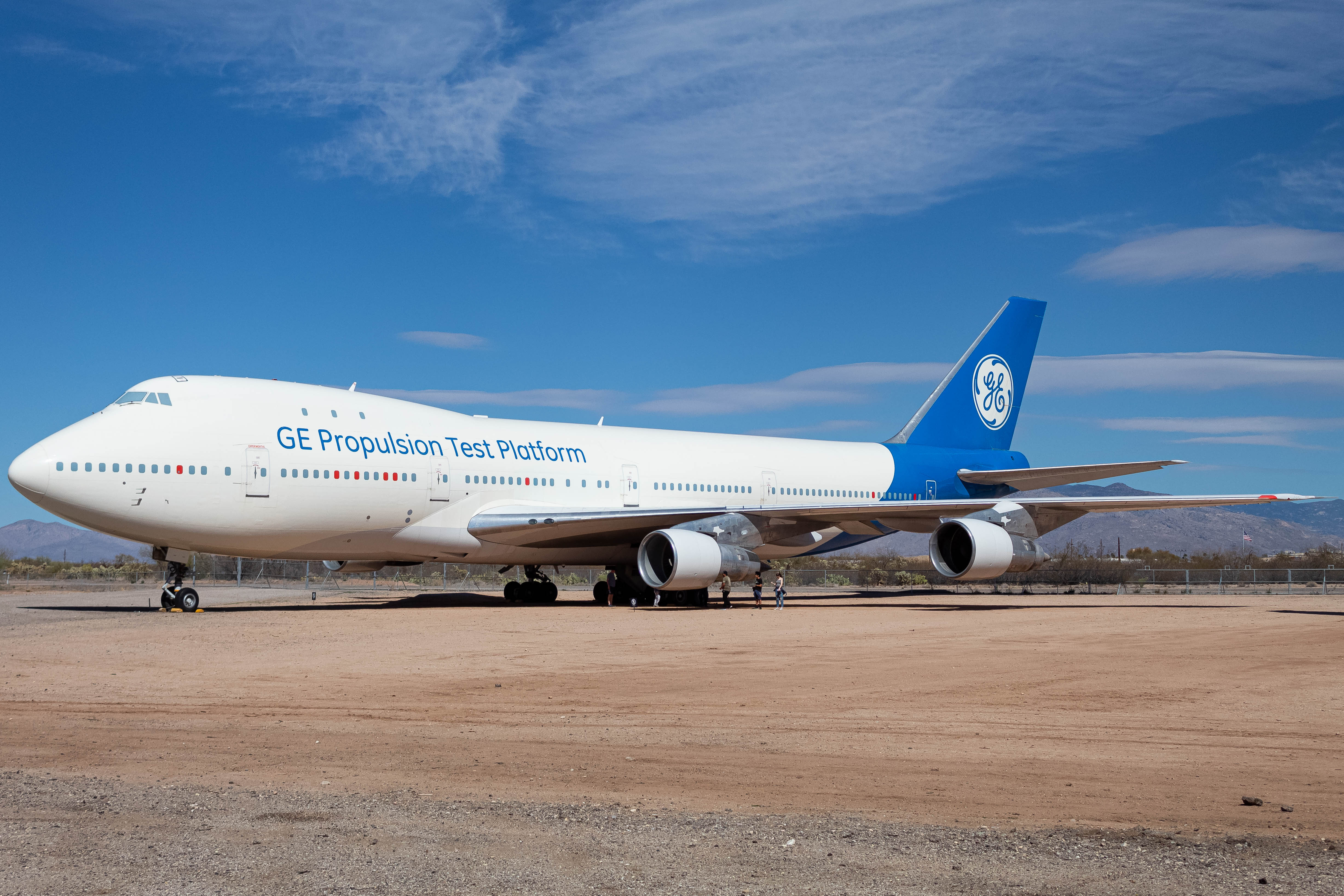 H.ロバート・ヘラー and 1 more 国際金融経済論 N747GE | General Electric Boeing 747-100 at DMA | AeroXplorer
