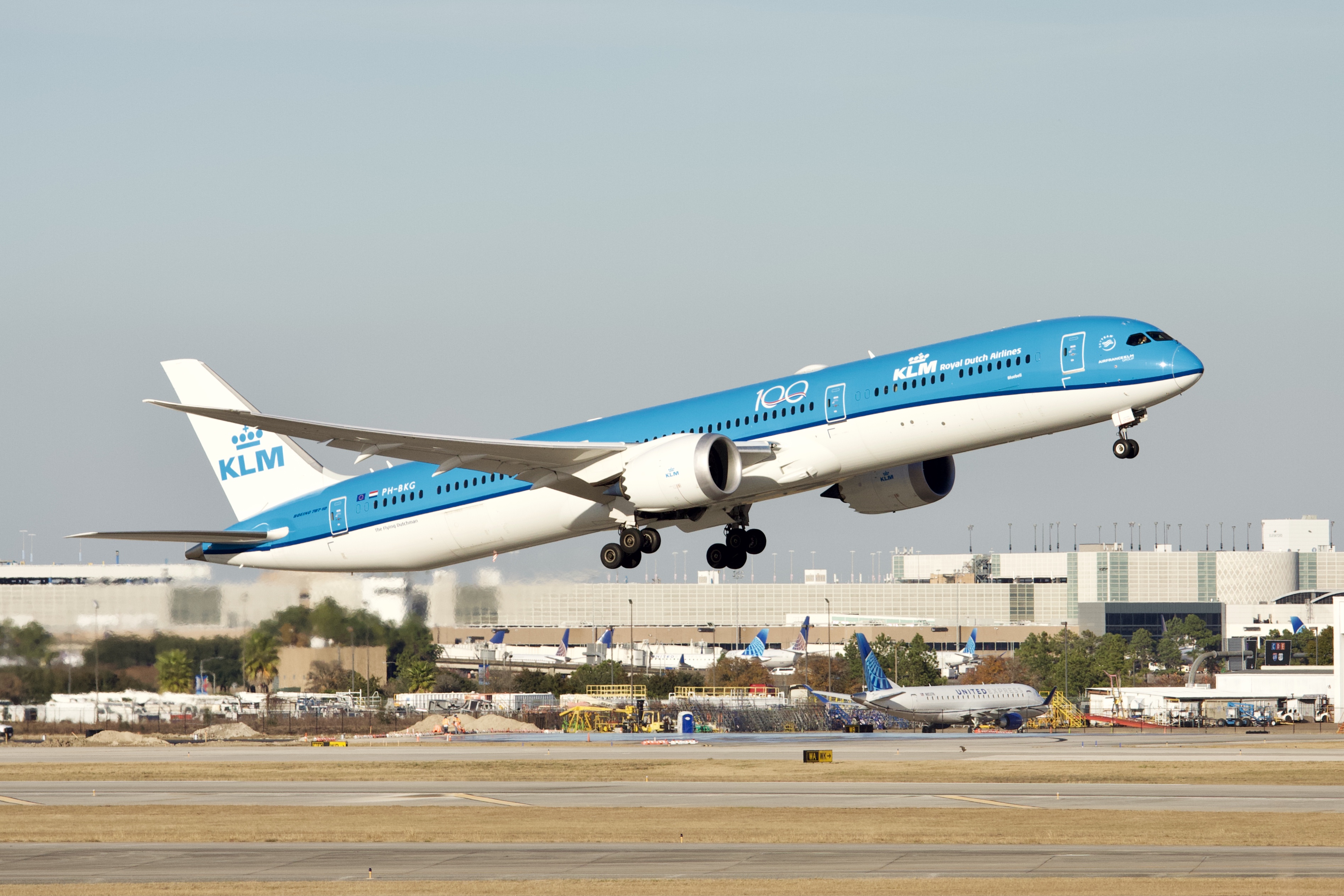 Full size: KLM Boeing 787-10 PH-BKG at Houston-George Bush Intercontinental Airport