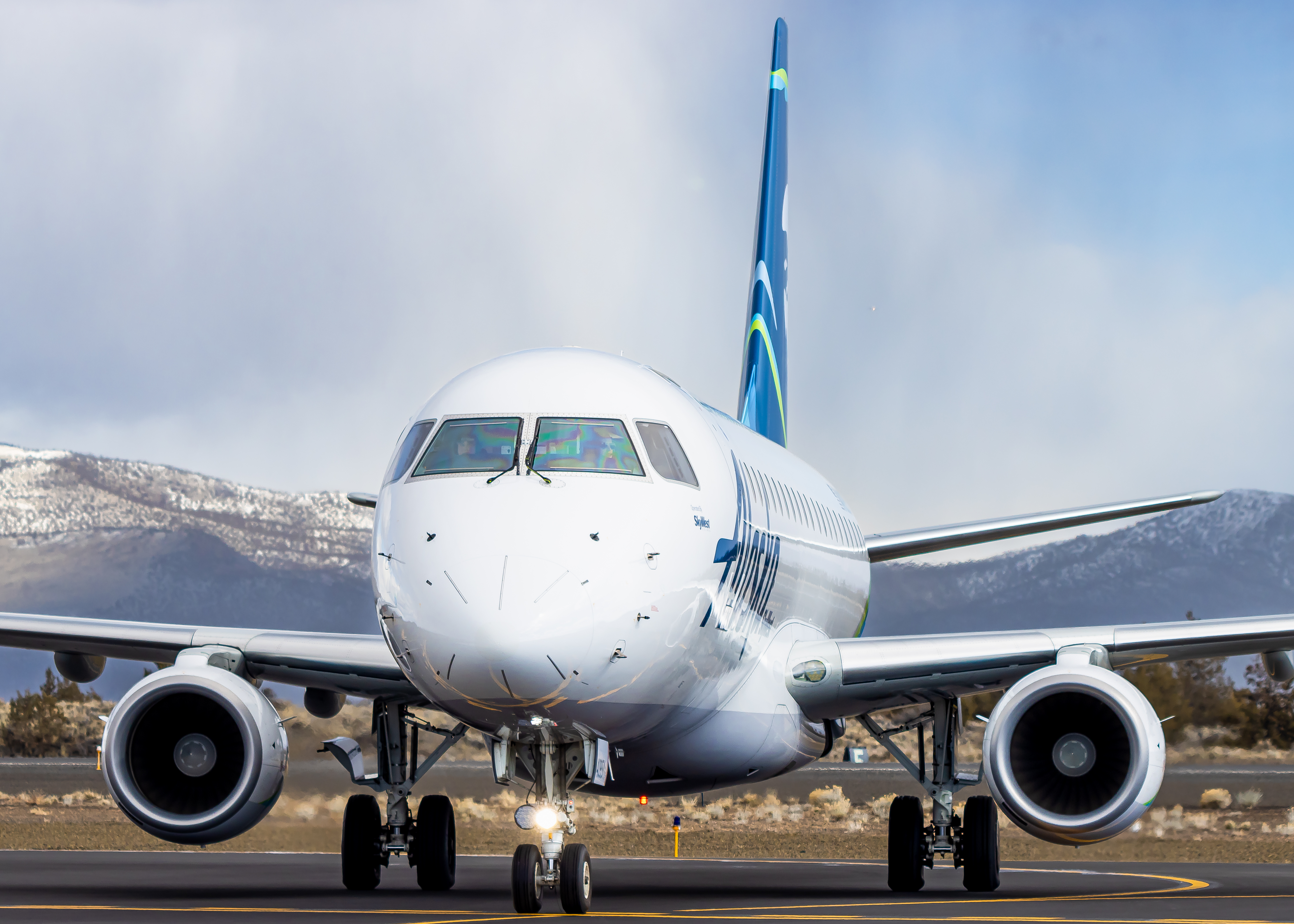 Full size: SkyWest Airlines Embraer E175 N409SY at Roberts Field Airport
