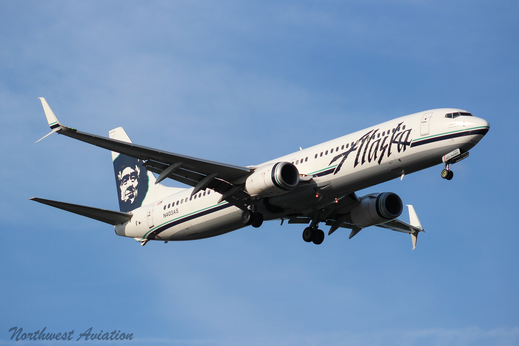 Full size: Alaska Airlines Boeing 737-900ER N403AS at Seattle-Tacoma International Airport