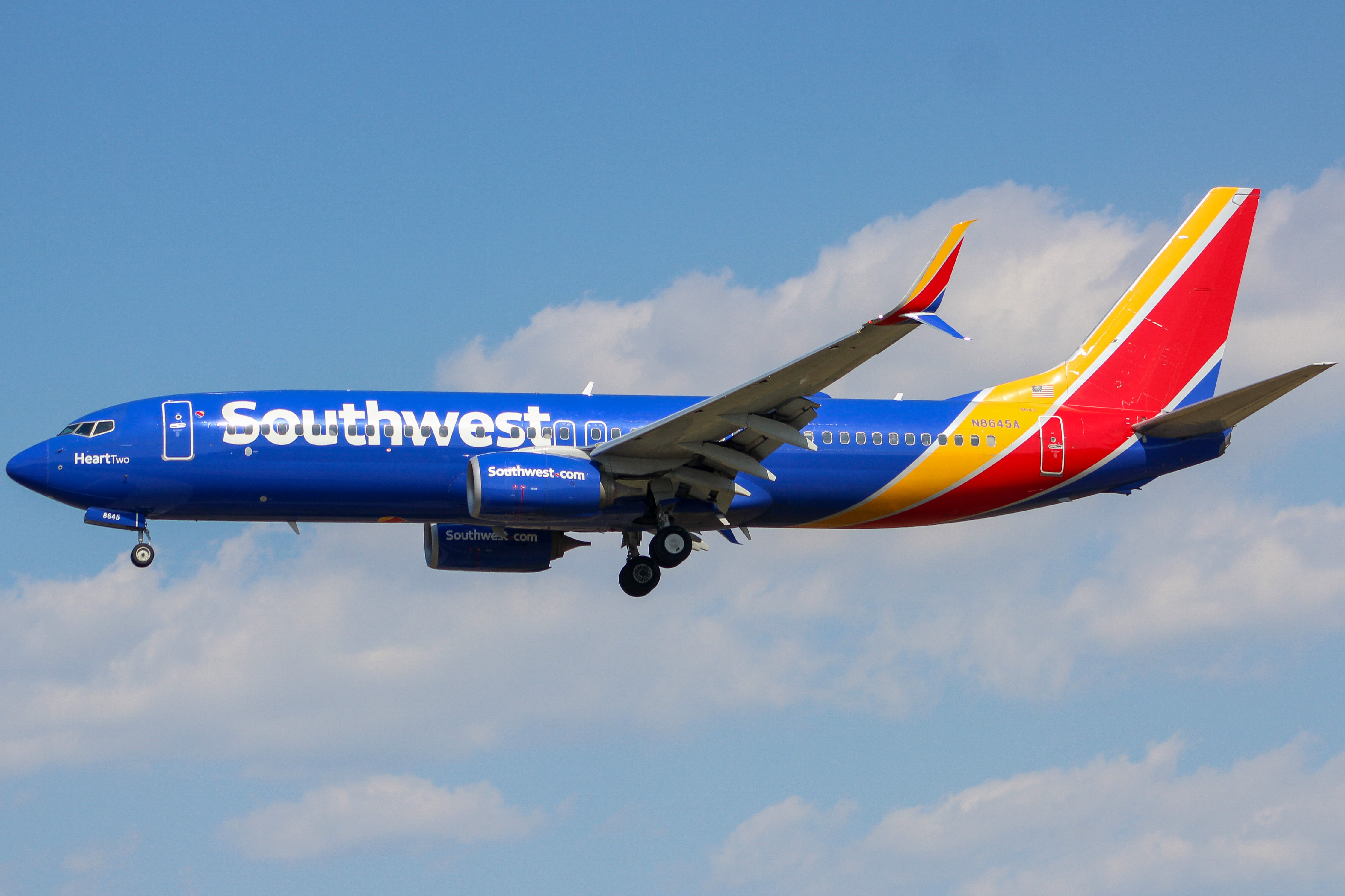 Full size: Southwest Airlines Boeing 737-800 N8645A at Baltimore/Washington International Thurgood Marshall Airport