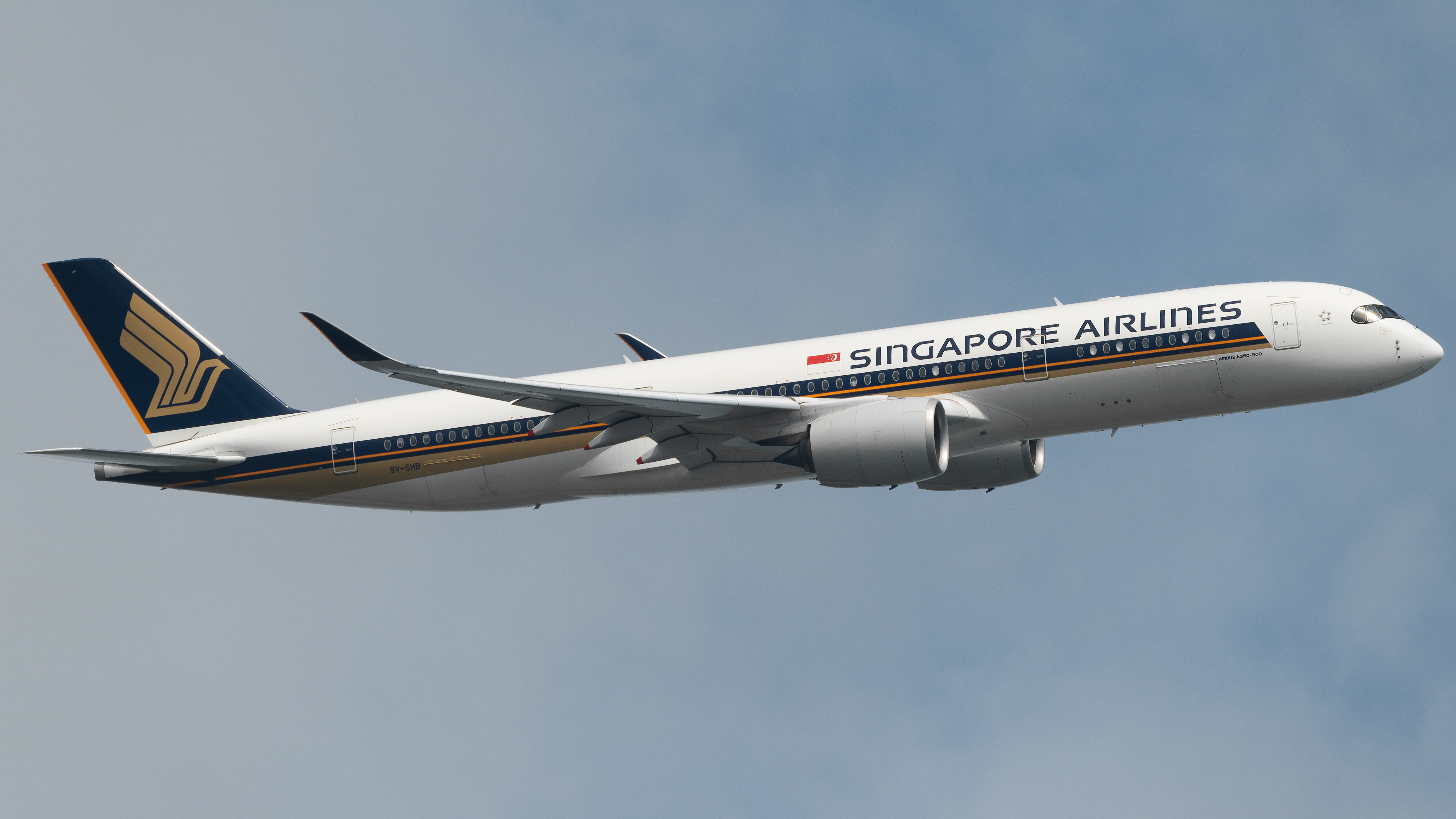 Full size: Singapore Airlines Airbus A350-900 9V-SHB at Singapore-Changi Airport