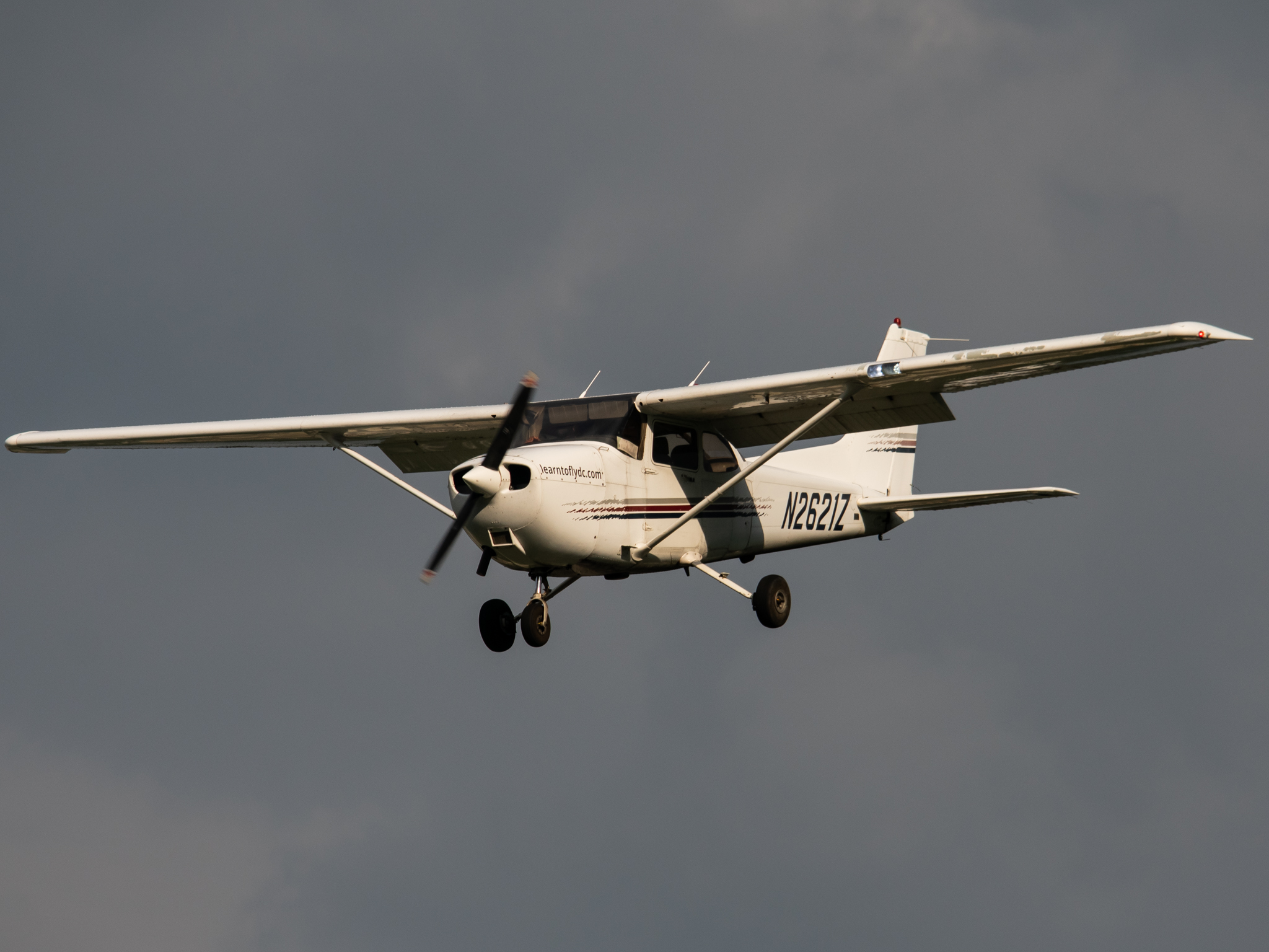Full size: PRIVATE Cessna 172 N2621Z at Montgomery County Airpark