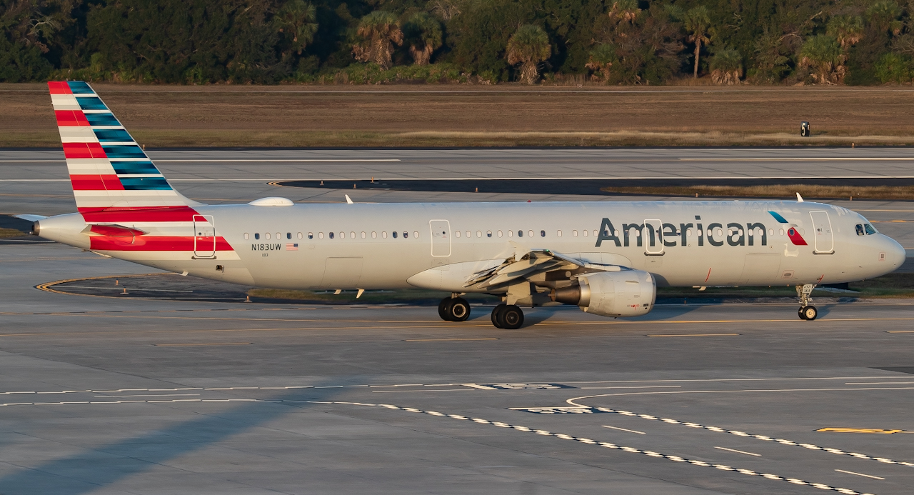 Full size: American Airlines Airbus A321-200 N183UW  at Tampa International Airport