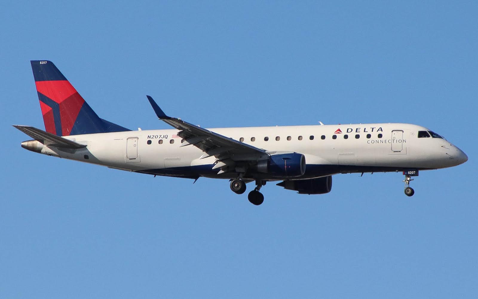 Full size: Delta Connection Embraer E175 N207JQ at General Edward Lawrence Logan International Airport