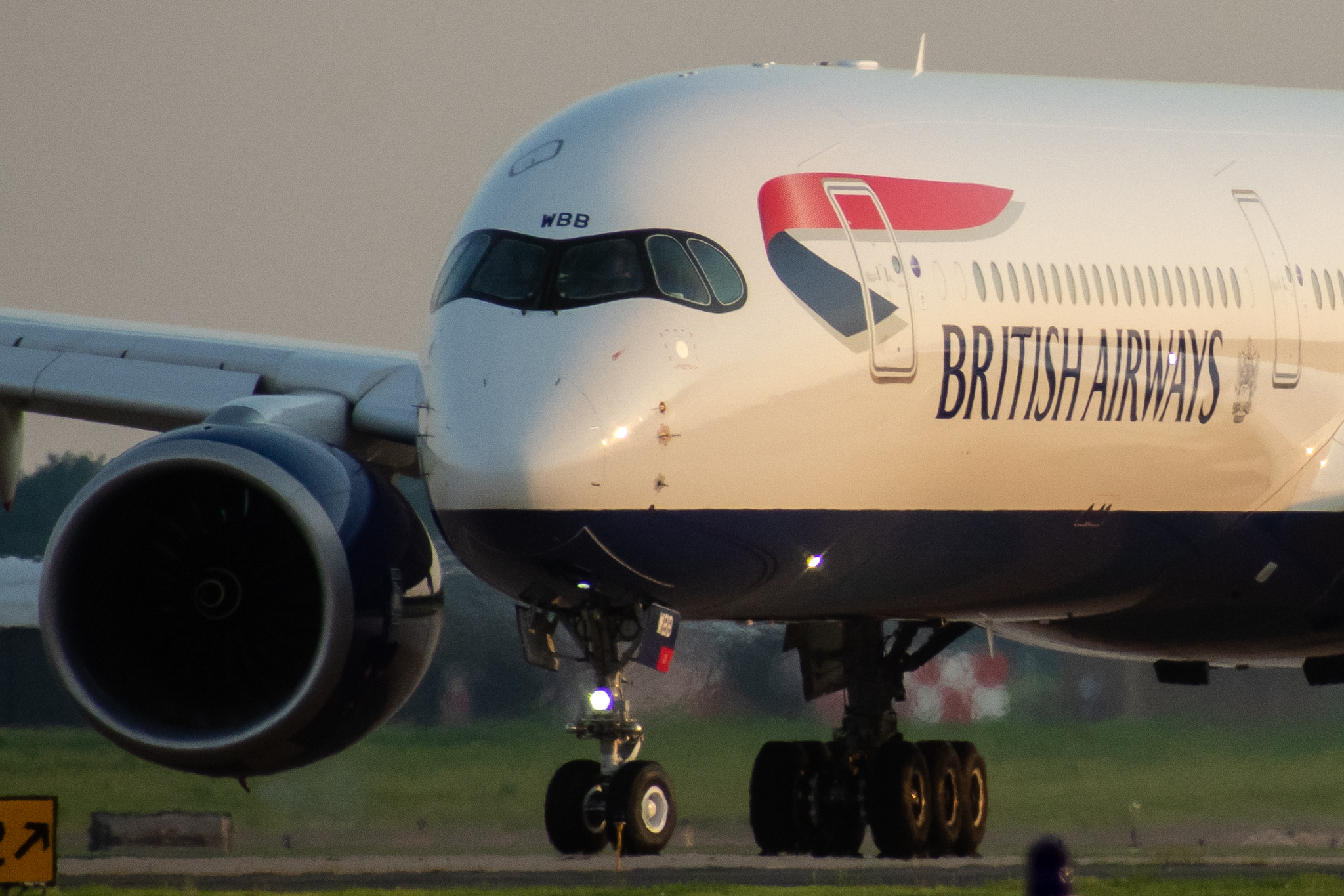 Full size: British Airways Airbus A350-1000 G-XWBB at Washington Dulles International Airport