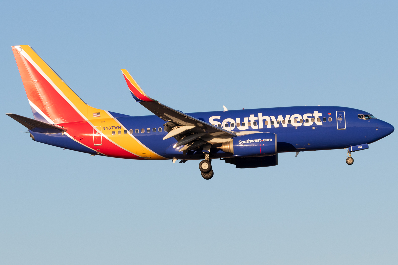 Full size: Southwest Airlines Boeing 737-700 N487WN at San Antonio International Airport
