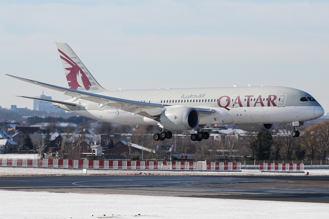 Full size: Qatar Airways Boeing 787-9 A7-BCR at Brussels Airport