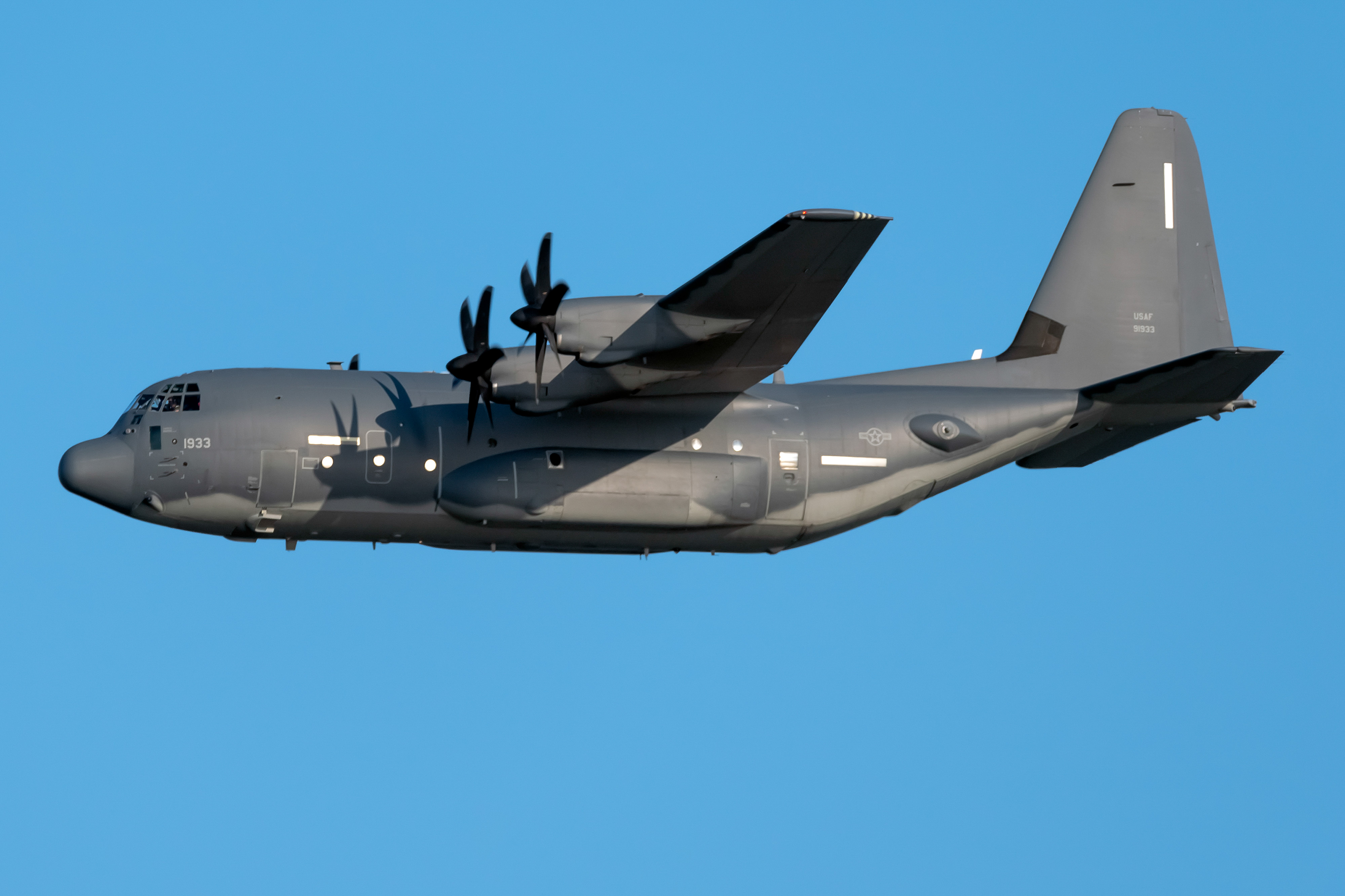 Full size: United States Air Force EC-130J 99-1933 at Harrisburg International Airport