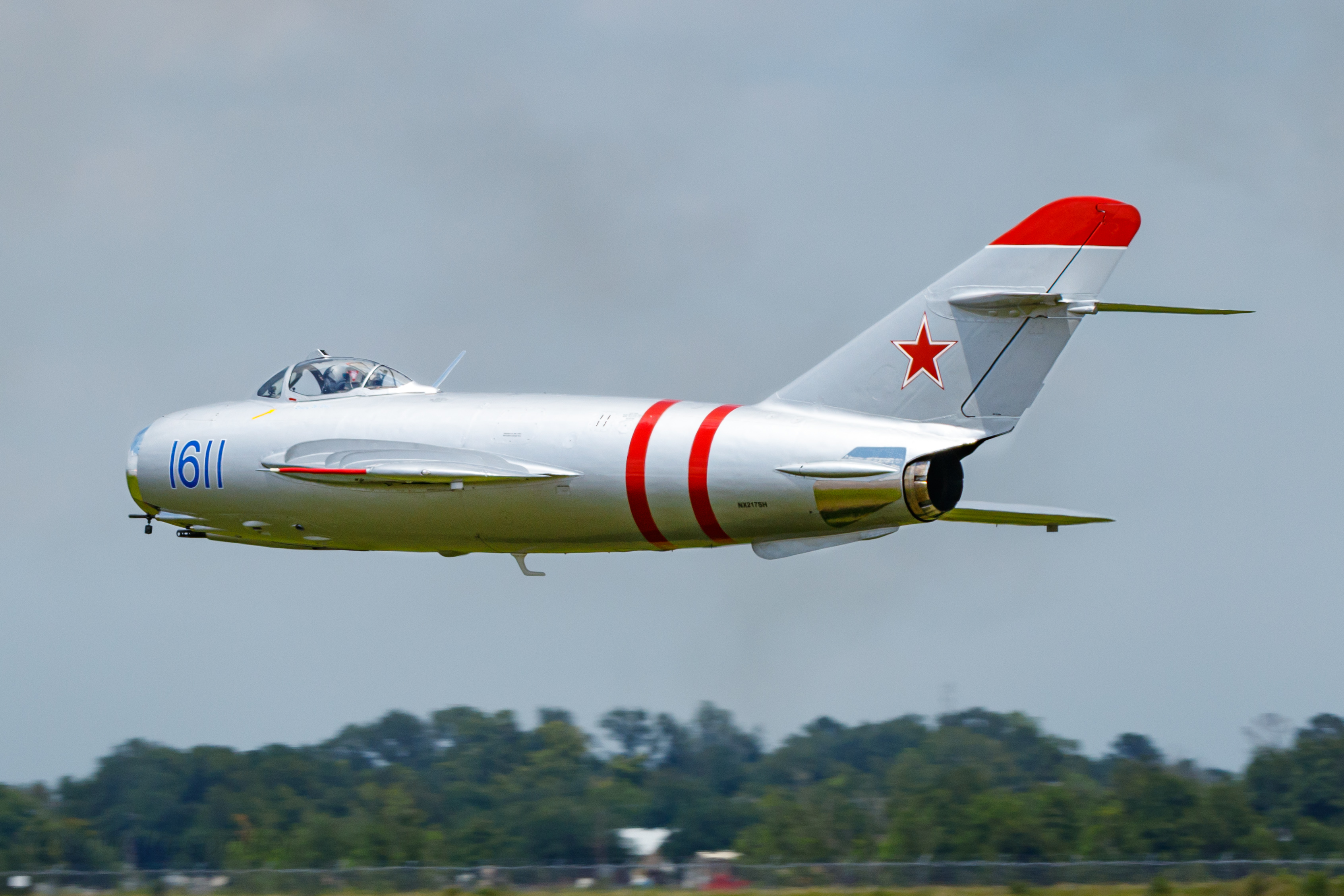 Full size: PRIVATE Mikoyan-Gurevich MiG-17 N217SH at Lake Charles Chennault International Airport