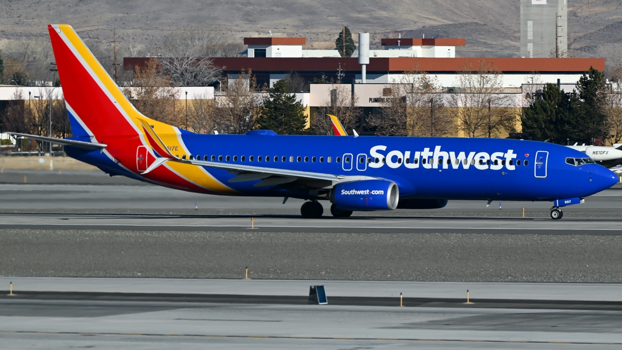 Full size: Southwest Airlines Boeing 737-800 N8617E at Reno/Tahoe International Airport