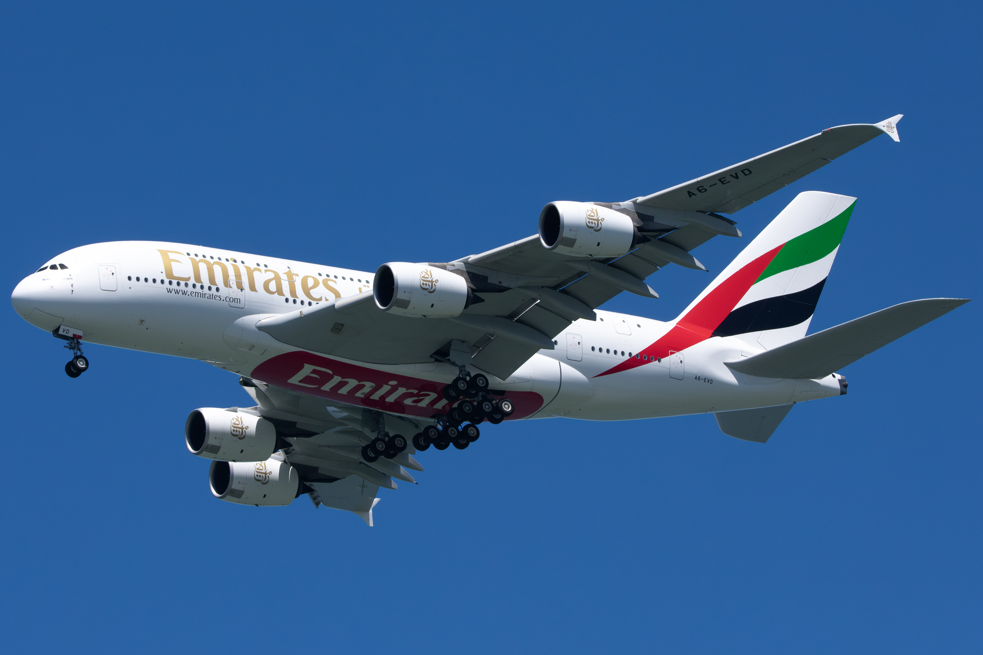 Full size: Emirates Airbus A380-800 A6-EVD at San Francisco International Airport