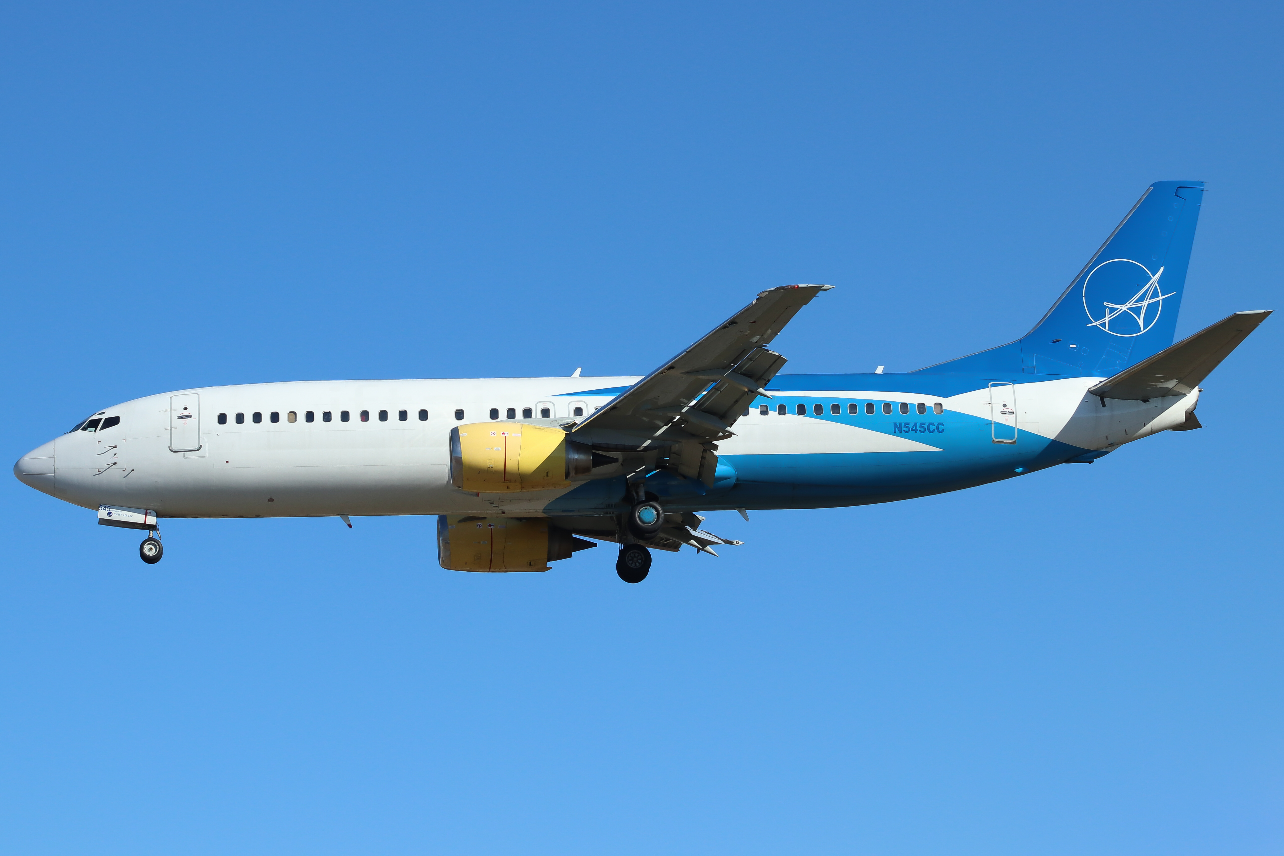 Full size: iAero Airways Boeing 737-400 N545CC at Baltimore/Washington International Thurgood Marshall Airport