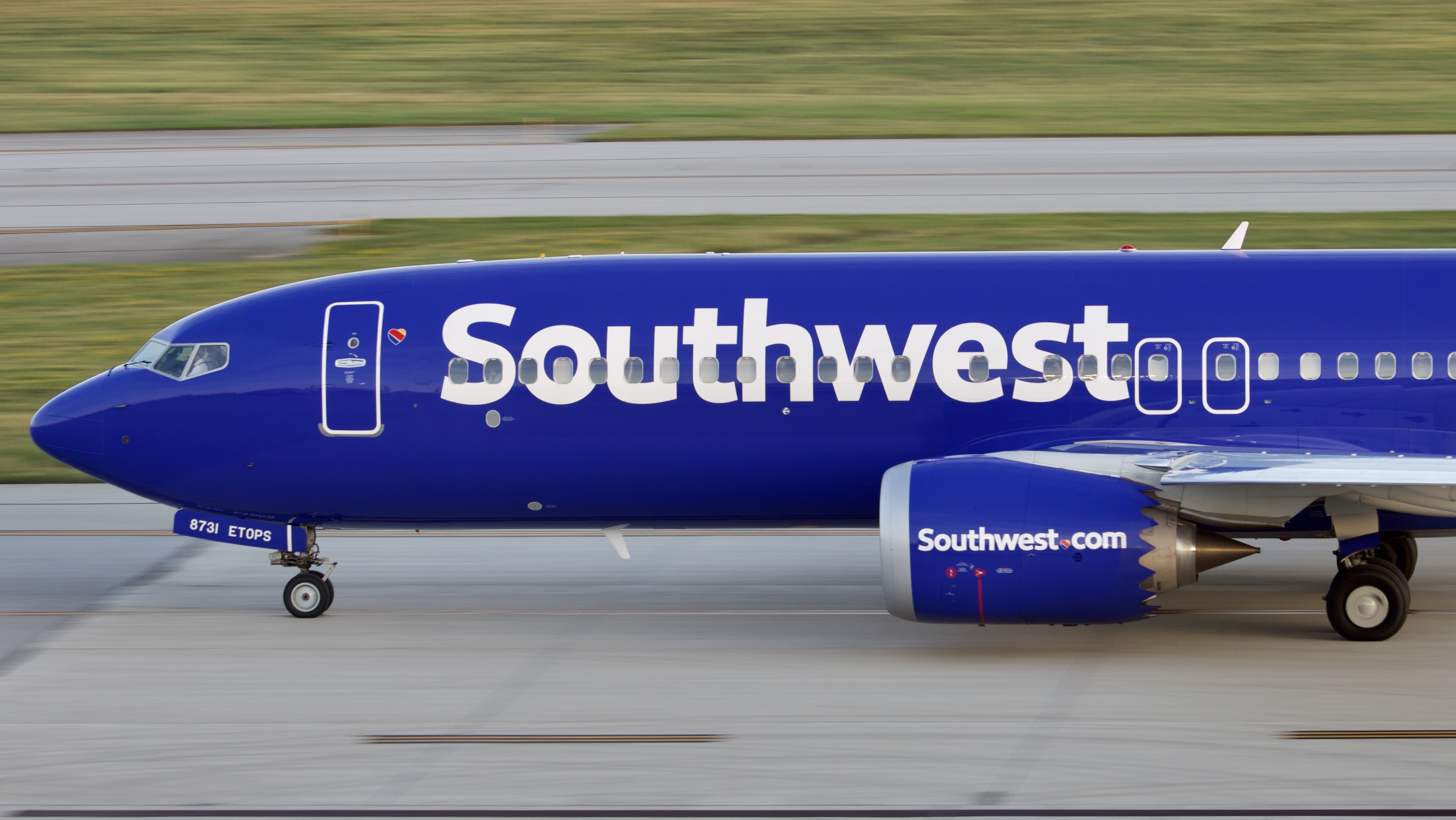 Full size: Southwest Airlines Boeing 737 MAX 8 N8731J at John Glenn Columbus International Airport