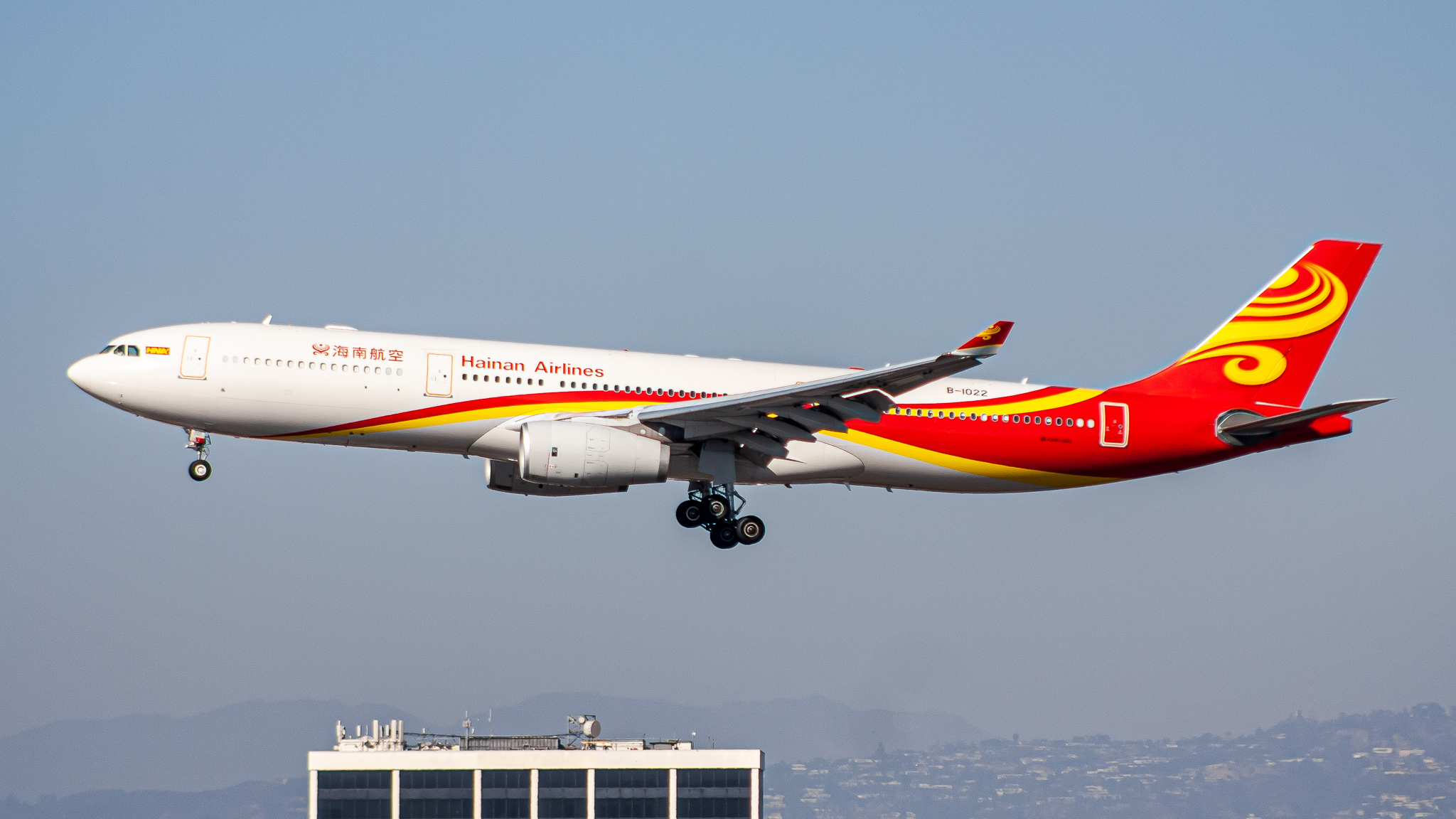Full size: Hainan Airlines Airbus A330-300 B-1022 at Los Angeles International Airport
