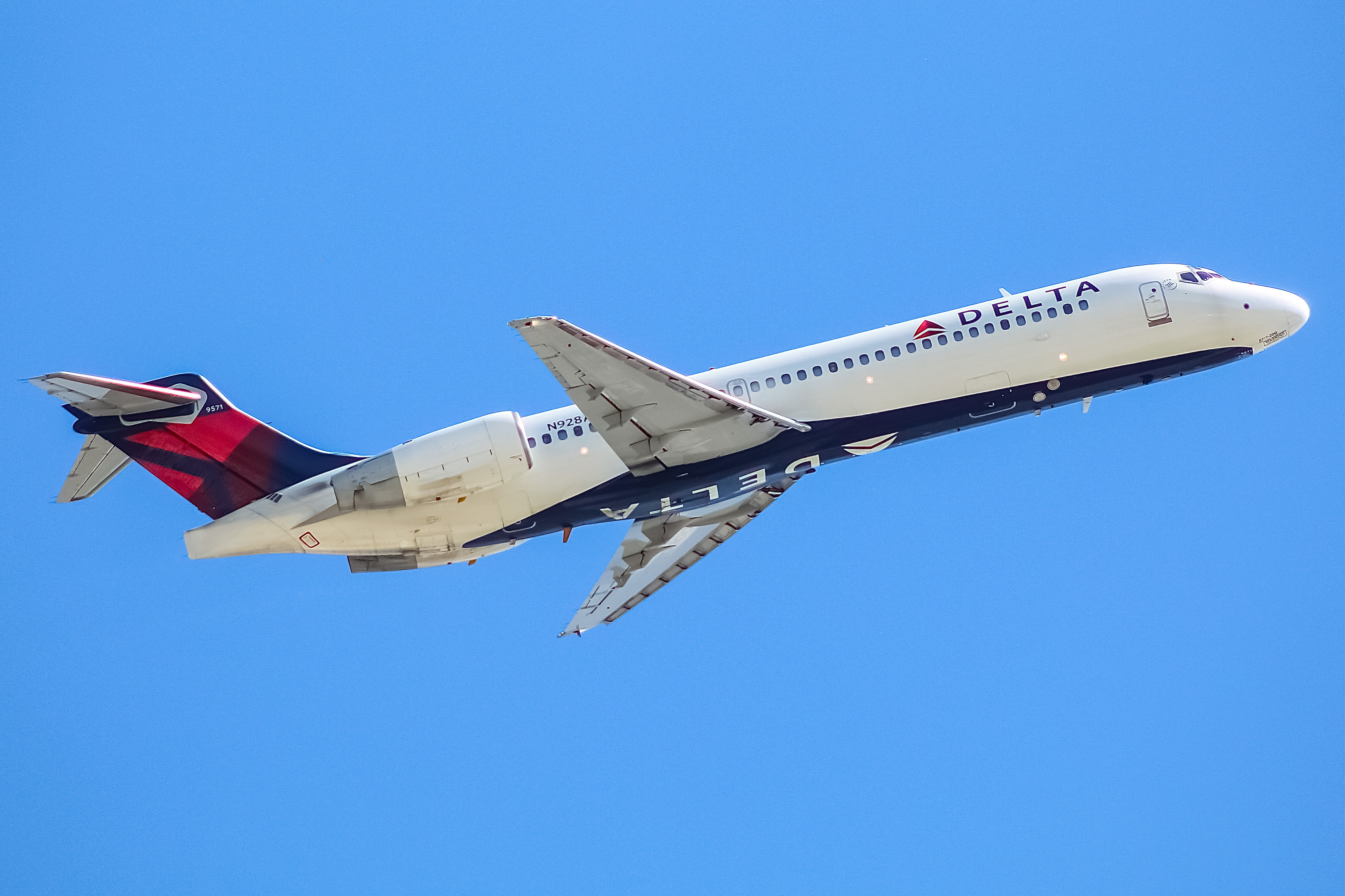 Full size: Delta Airlines Boeing 717-200 N928AT at Chicago O'Hare International Airport