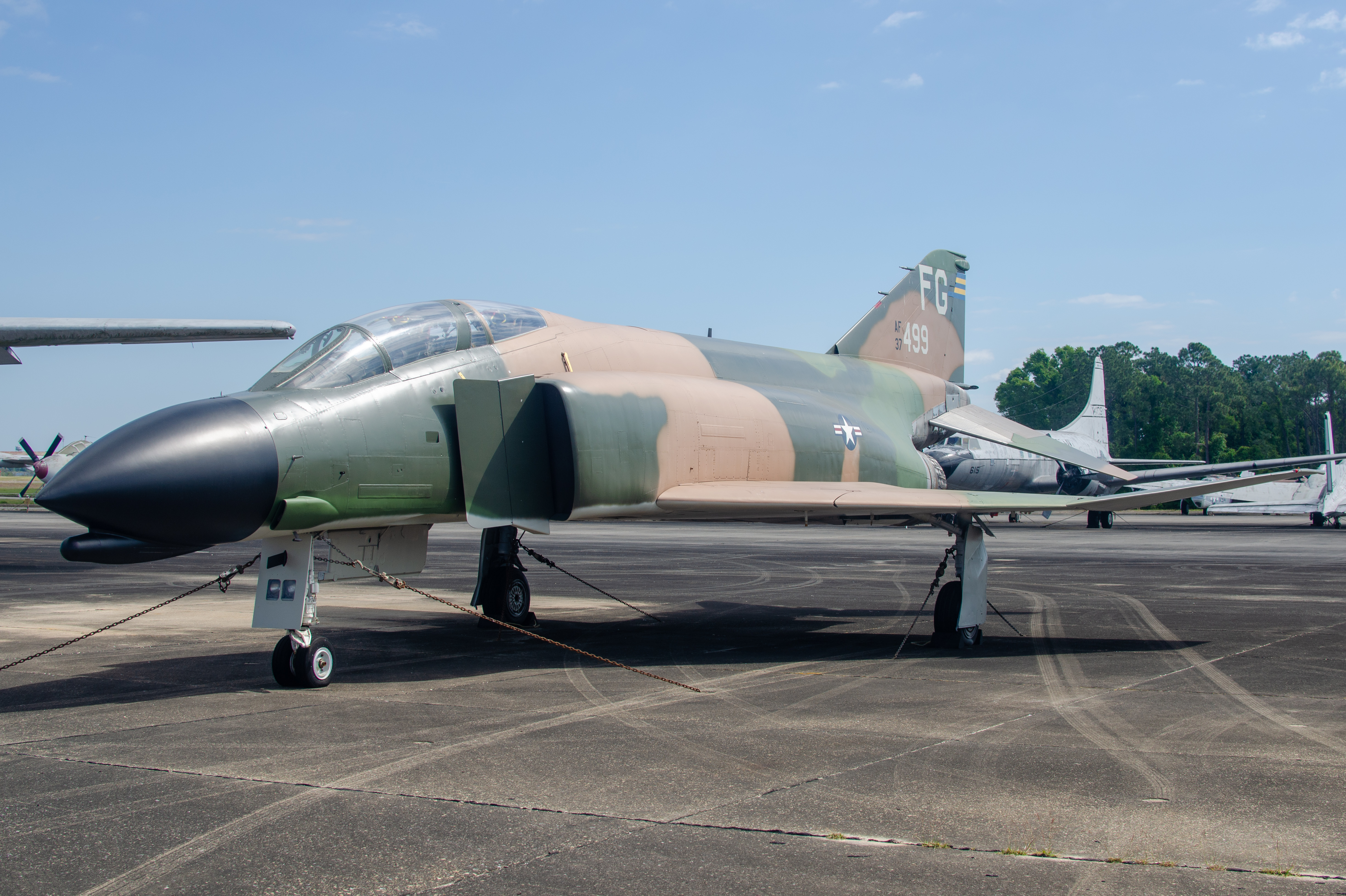Full size: USAF - United States Air Force McDonnell Douglas F-4 Phantom II 637499 at 