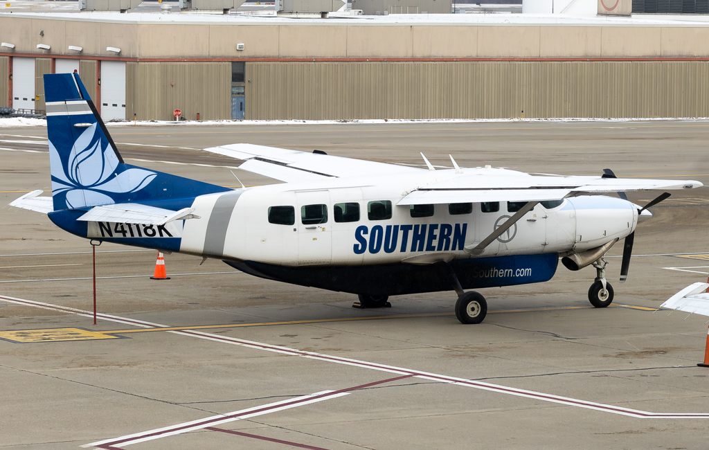 Full size: Cessna 208B Grand Caravan Cessna 208 Grand Caravan N4118K at Pittsburgh International Airport