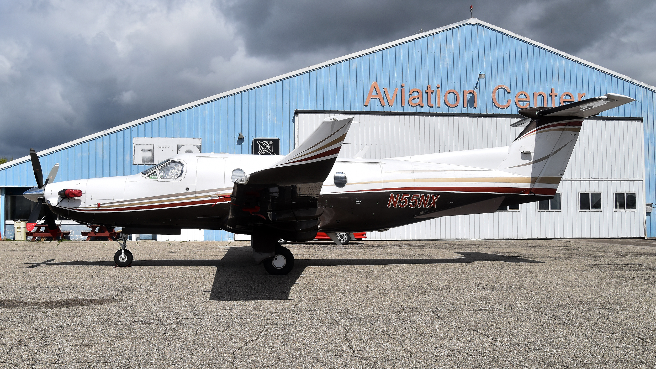 Full size: PRIVATE Pilatus PC-12 N55NX at Ann Arbor Municipal Airport
