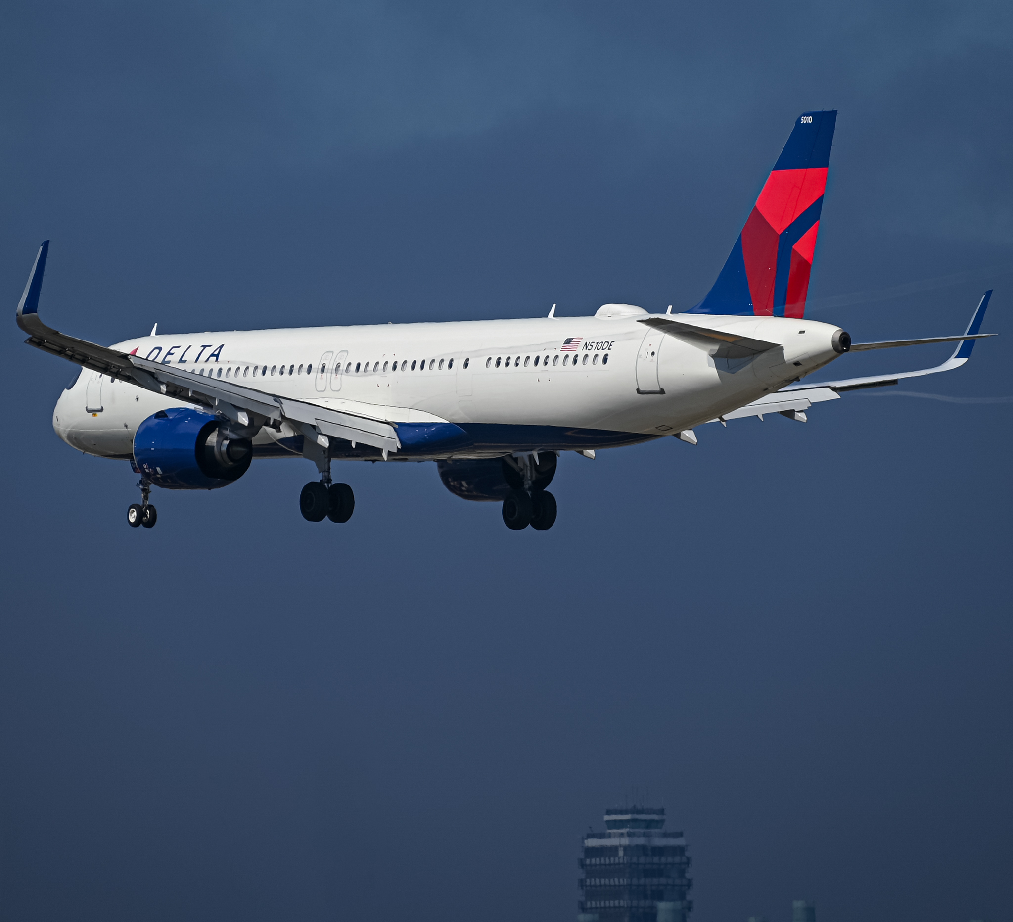 Full size: Delta Airlines Airbus A321NEO N510DE at Los Angeles International Airport
