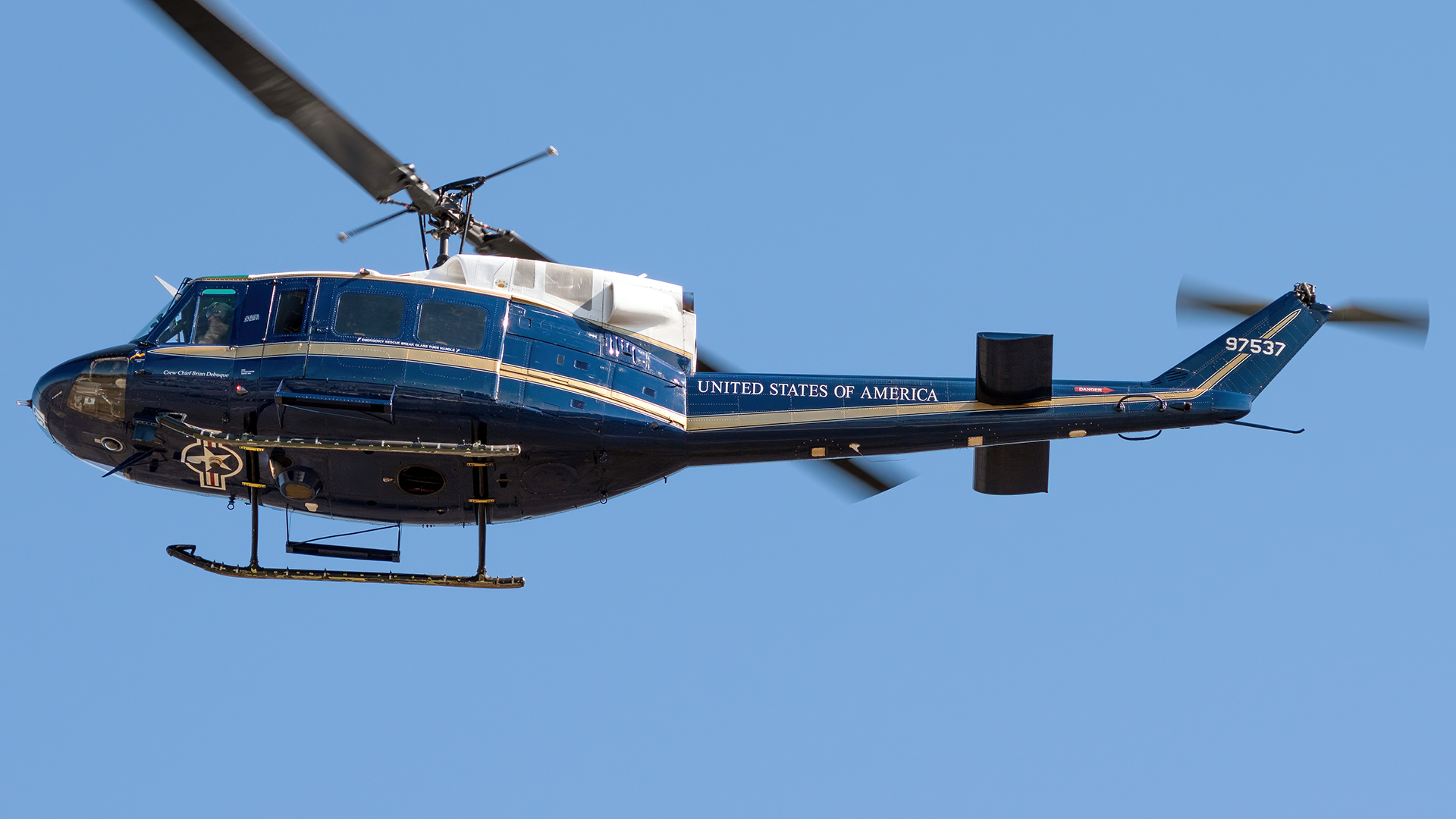 Full size: USAF - United States Air Force Bell UH-1 Huey/Iroquois  69-7537 at College Park Airport