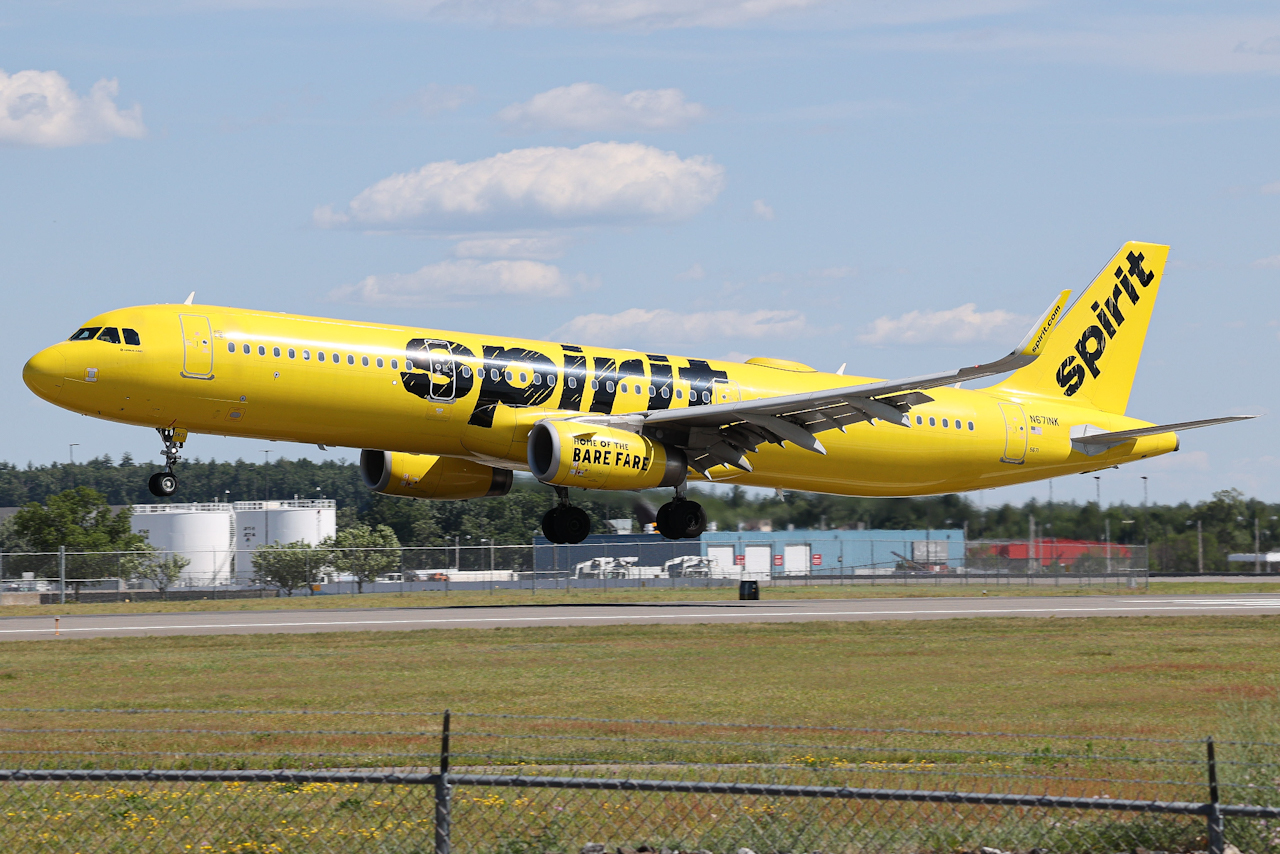 Full size: Spirit Airlines Airbus A321-200 N671NK at Manchester Airport