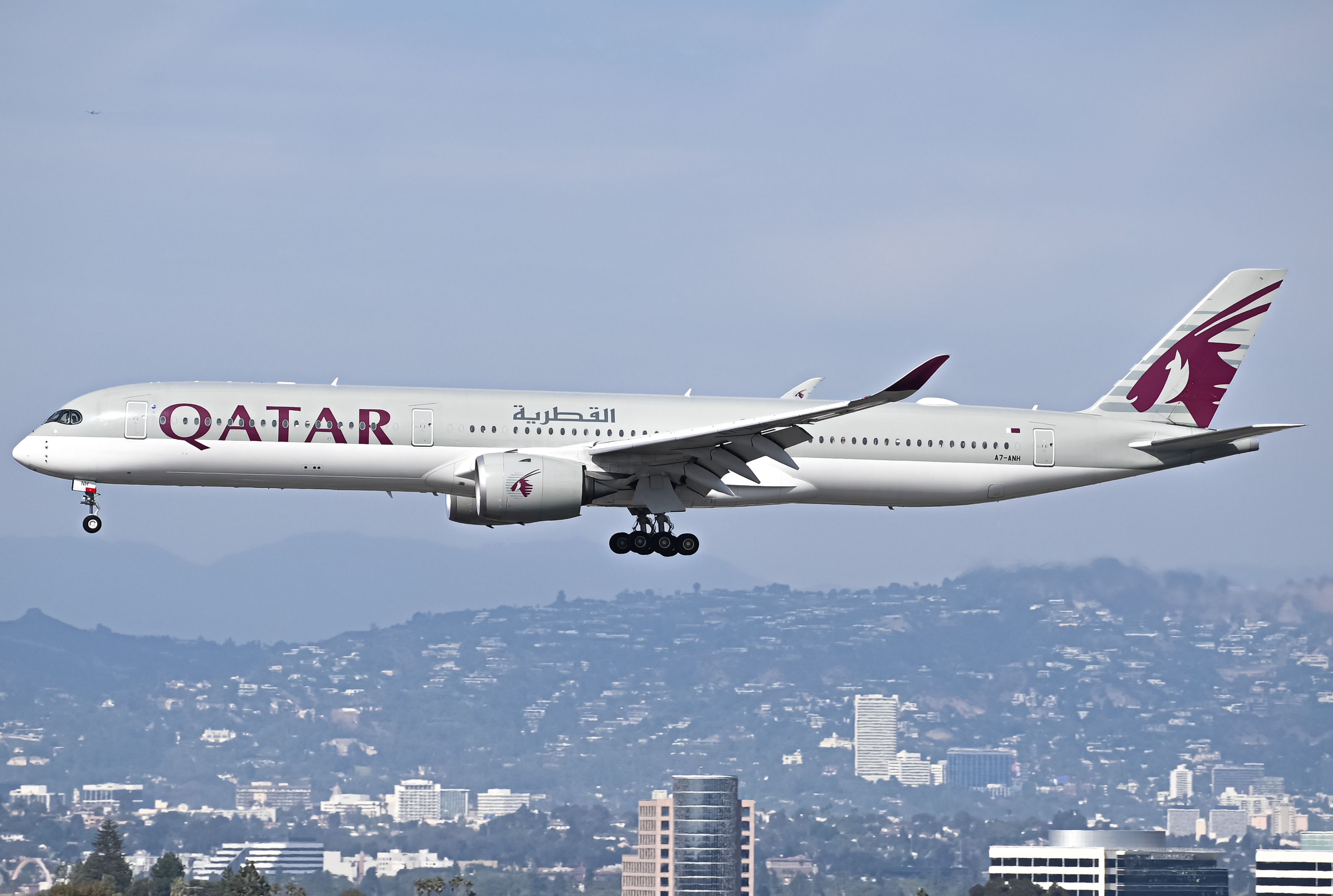 Full size: Qatar Airways Airbus A350-1000 A7-ANH at Los Angeles International Airport