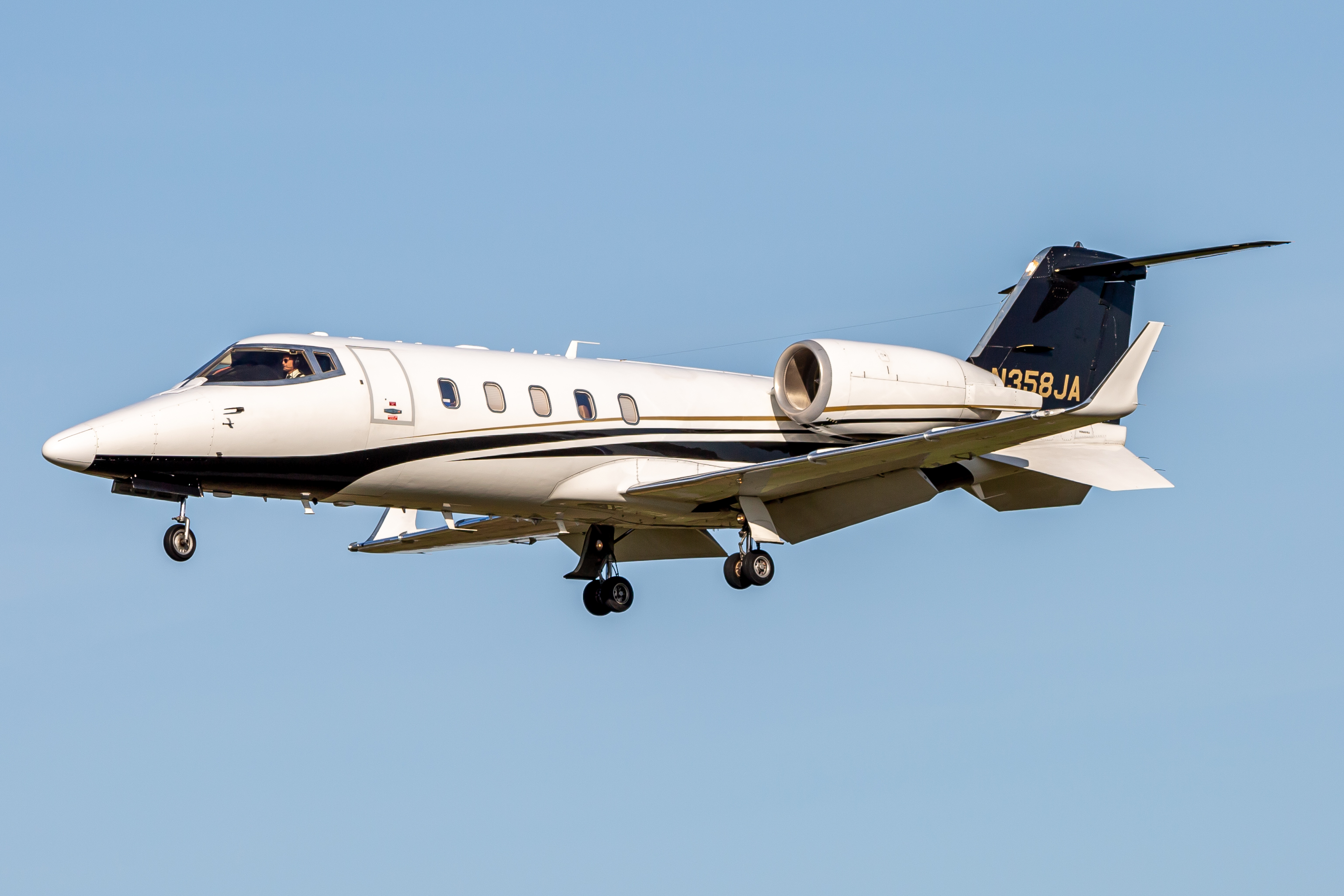 Full size: PRIVATE  Learjet 60 N358JA at Baltimore/Washington International Thurgood Marshall Airport