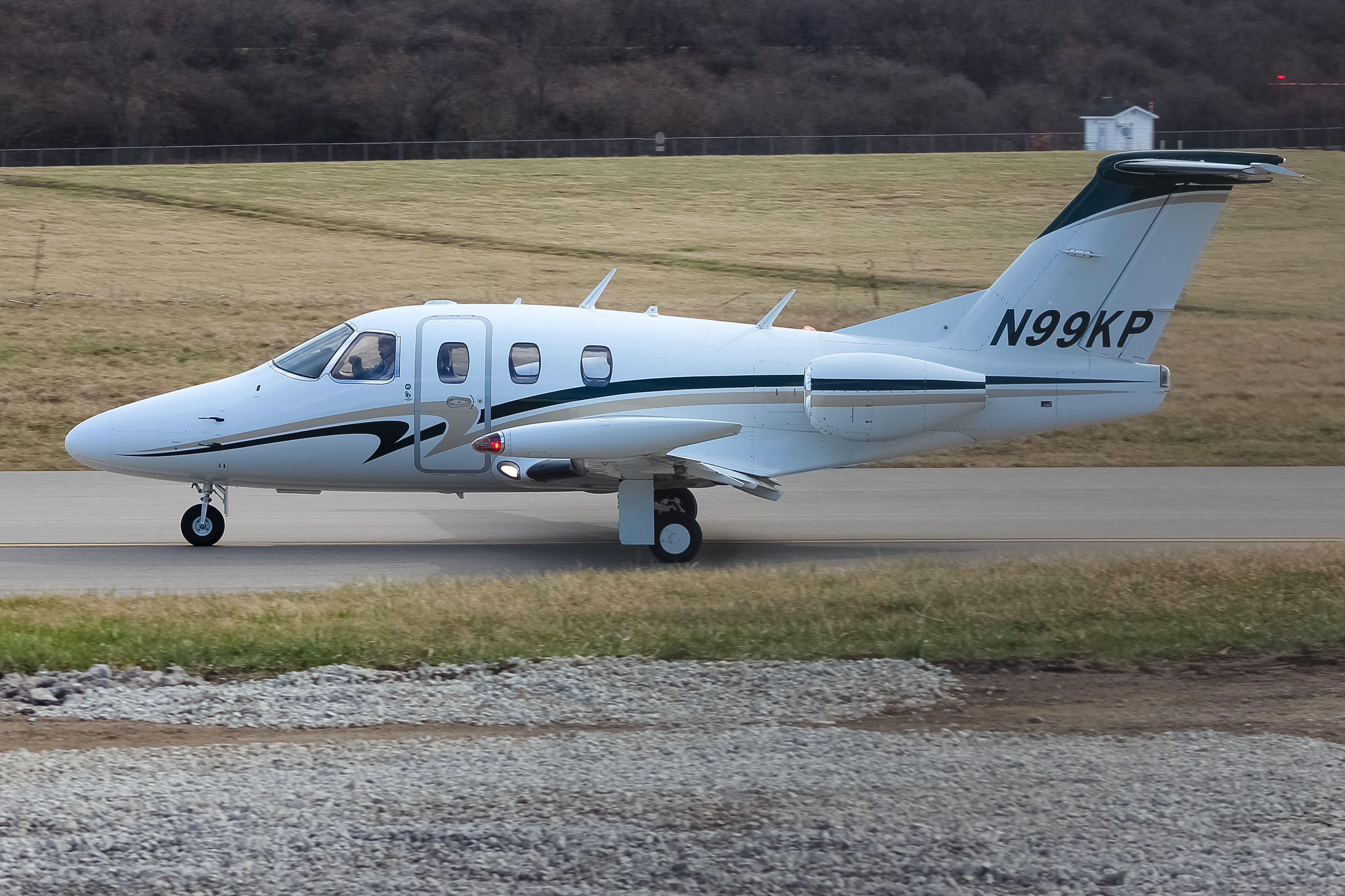 Full size: PRIVATE  Eclipse EA-500 N99KP at Cincinnati Municipal Airport/Lunken Field