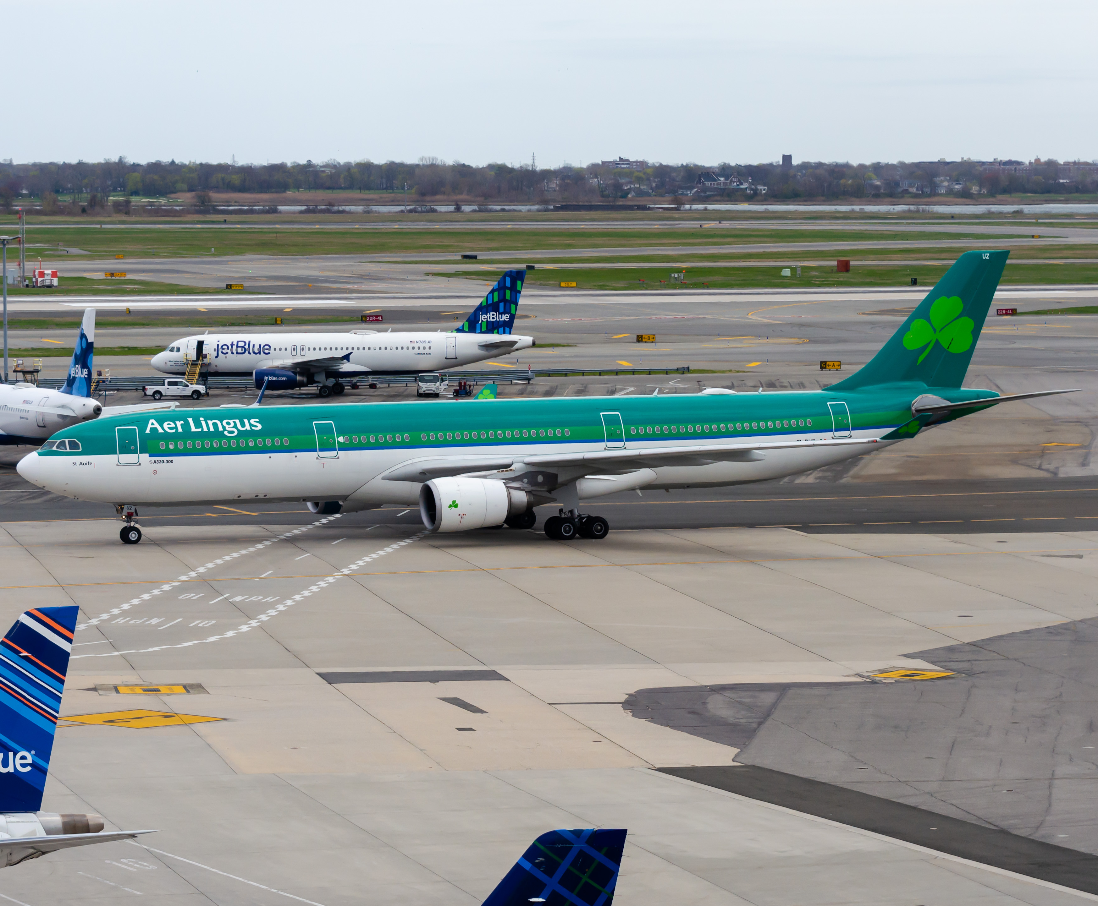 Full size: Aer Lingus Airbus A330-300 EI-DUZ at John F. Kennedy International Airport