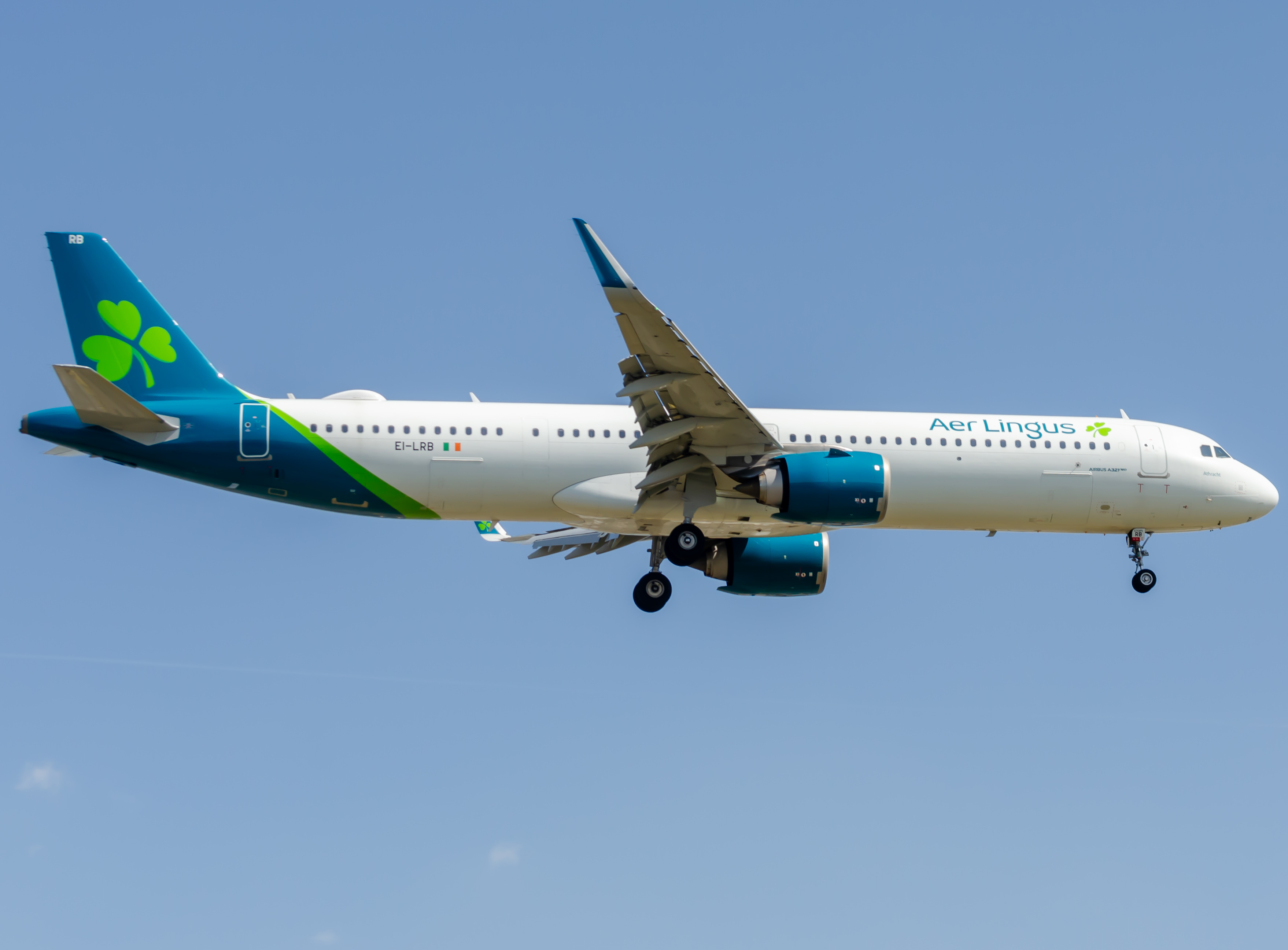 Full size: Aer Lingus Airbus A321NEO EI-LRB at Newark Liberty International Airport