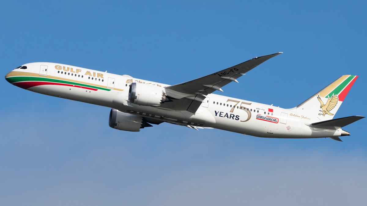 Full size: Gulf Air Boeing 787-9 A9C-FG at London Heathrow International Airport