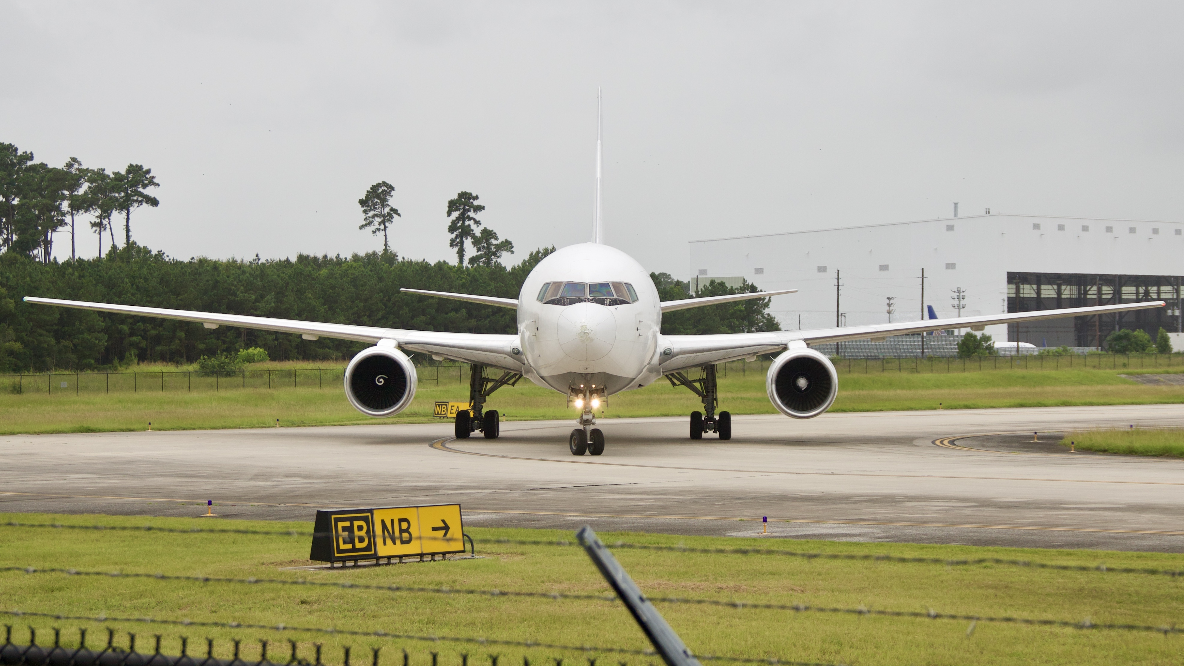 Full size: Air Transport International Boeing 767-200F N739AX at Houston-George Bush Intercontinental Airport