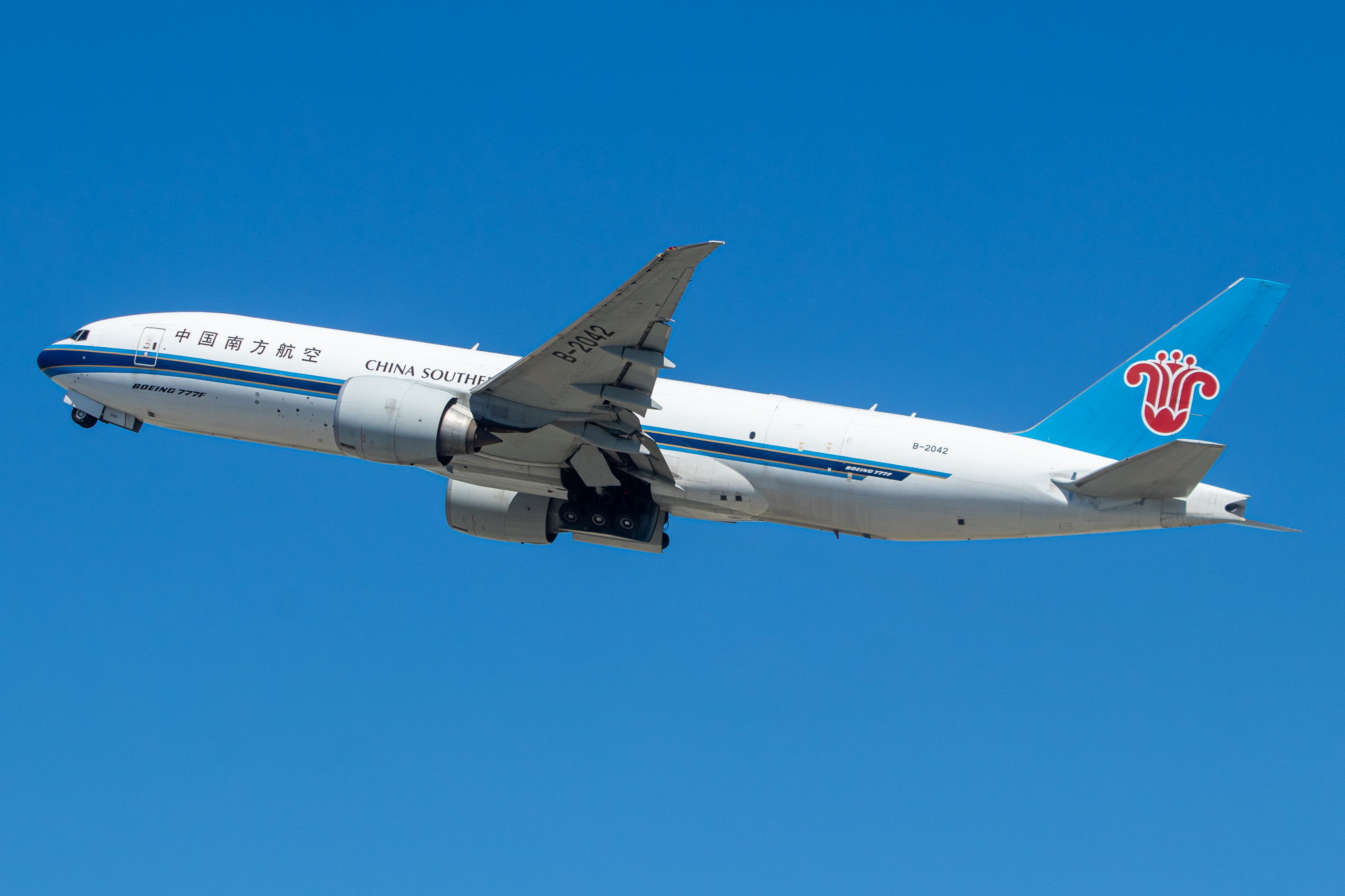 Full size: China Southern Cargo Boeing 777-F B-2042 at Los Angeles International Airport