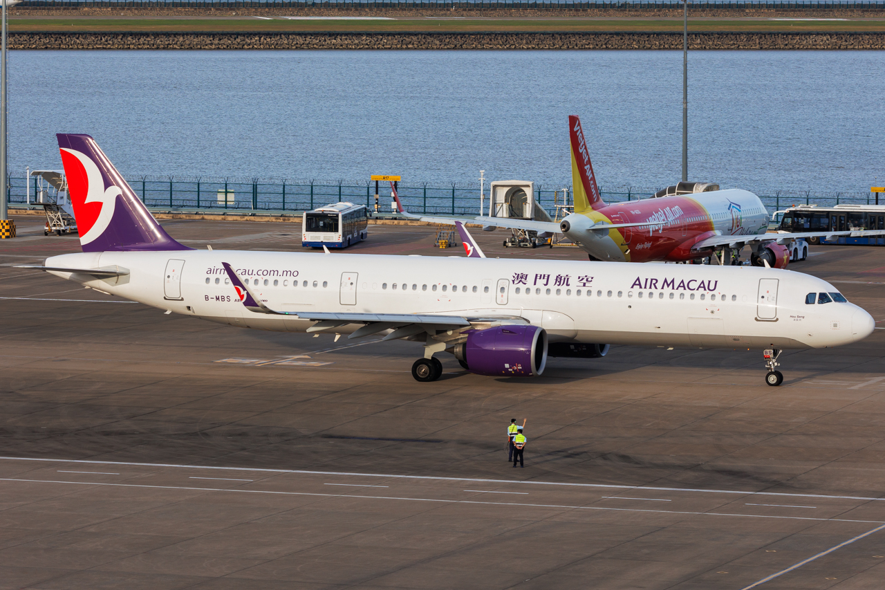 Full size: Air Macau Airbus A321NEO B-MBS at Macau International Airport