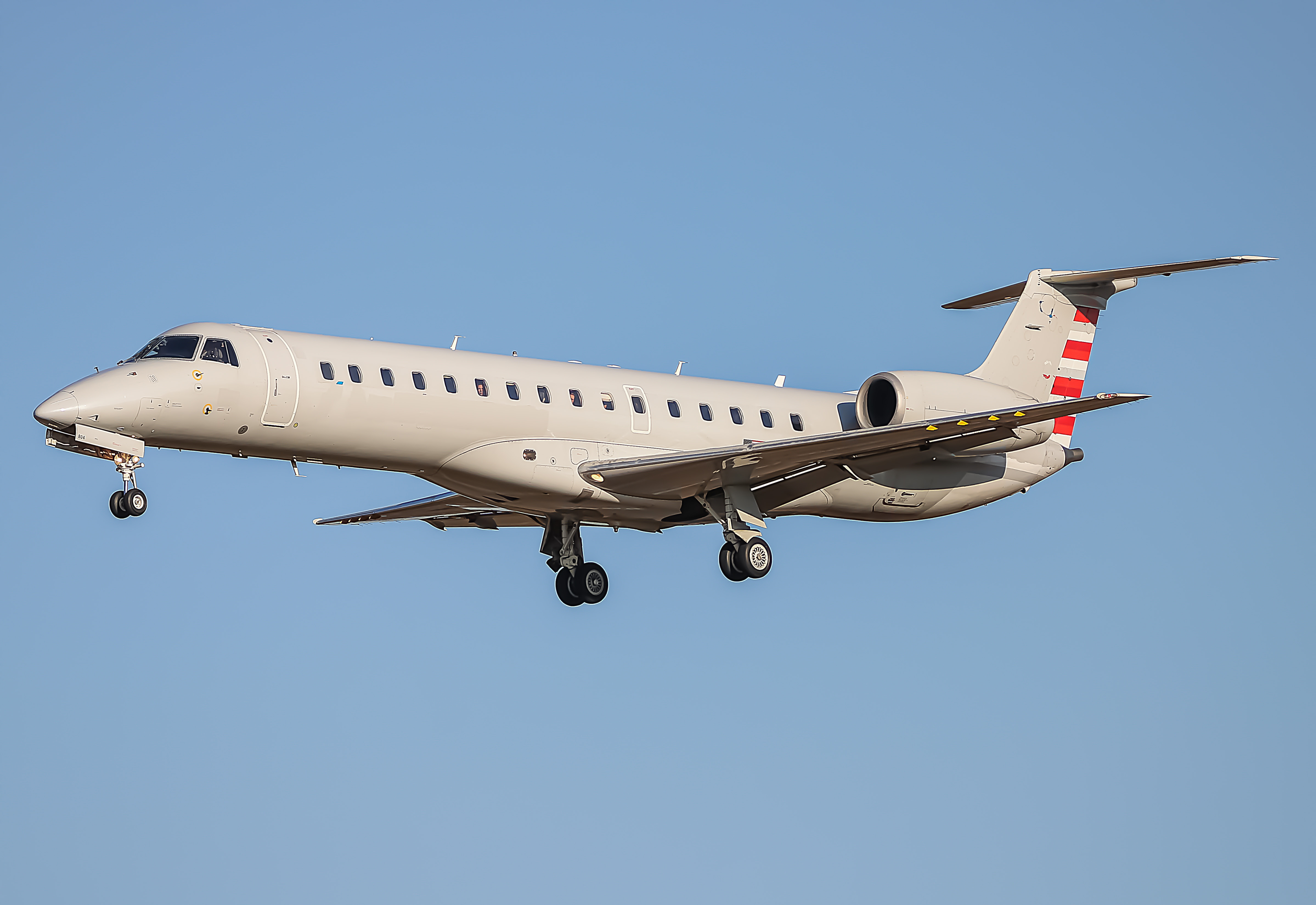 Full size: Contour Airlines Embraer ERJ140 N804AE at Baltimore/Washington International Thurgood Marshall Airport
