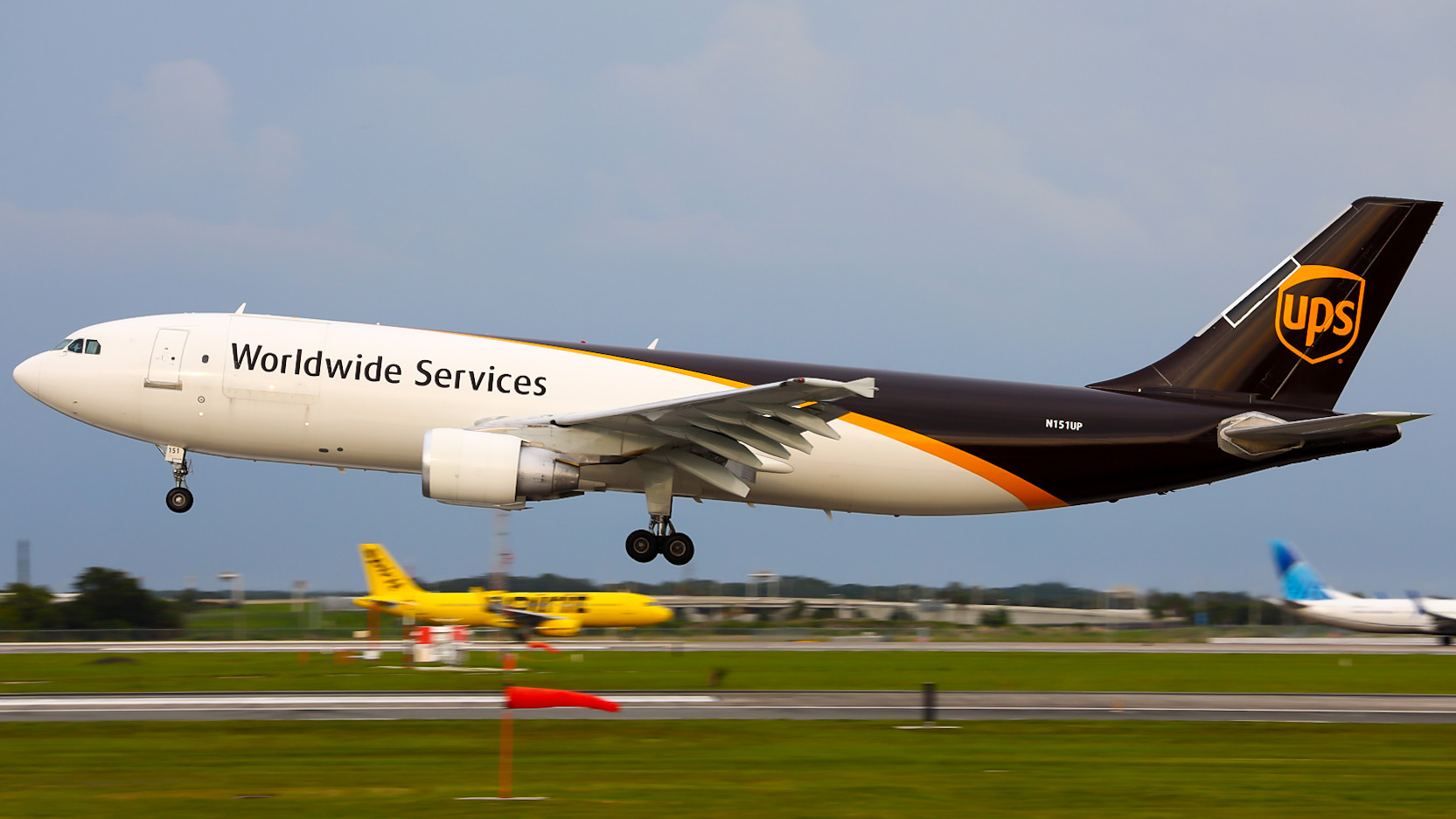 Full size: United Parcel Service Airbus A300F-600 N151UP at Orlando International Airport