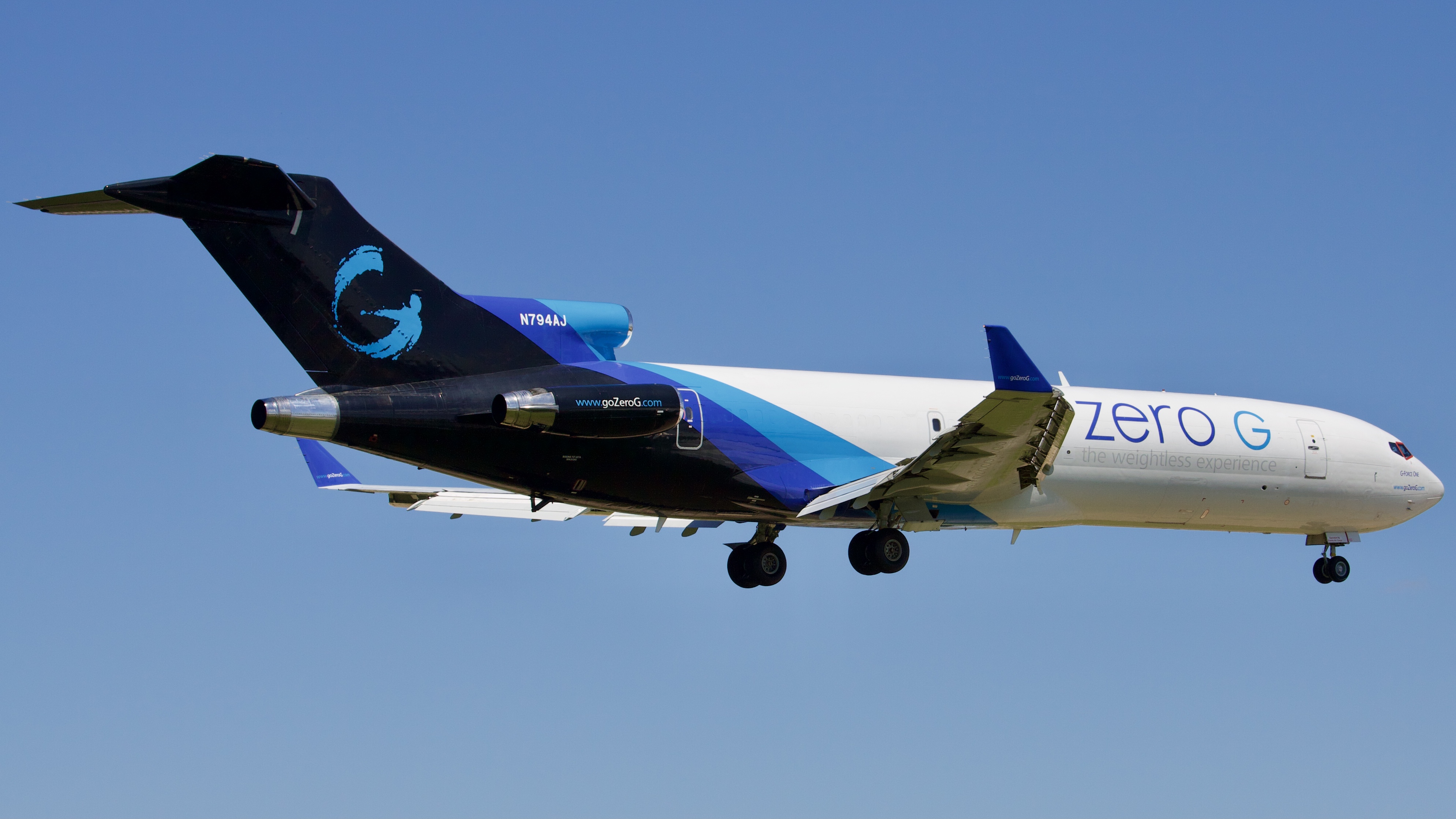 Full size: Zero G Boeing 727-200 N794AJ at William P Hobby Airport