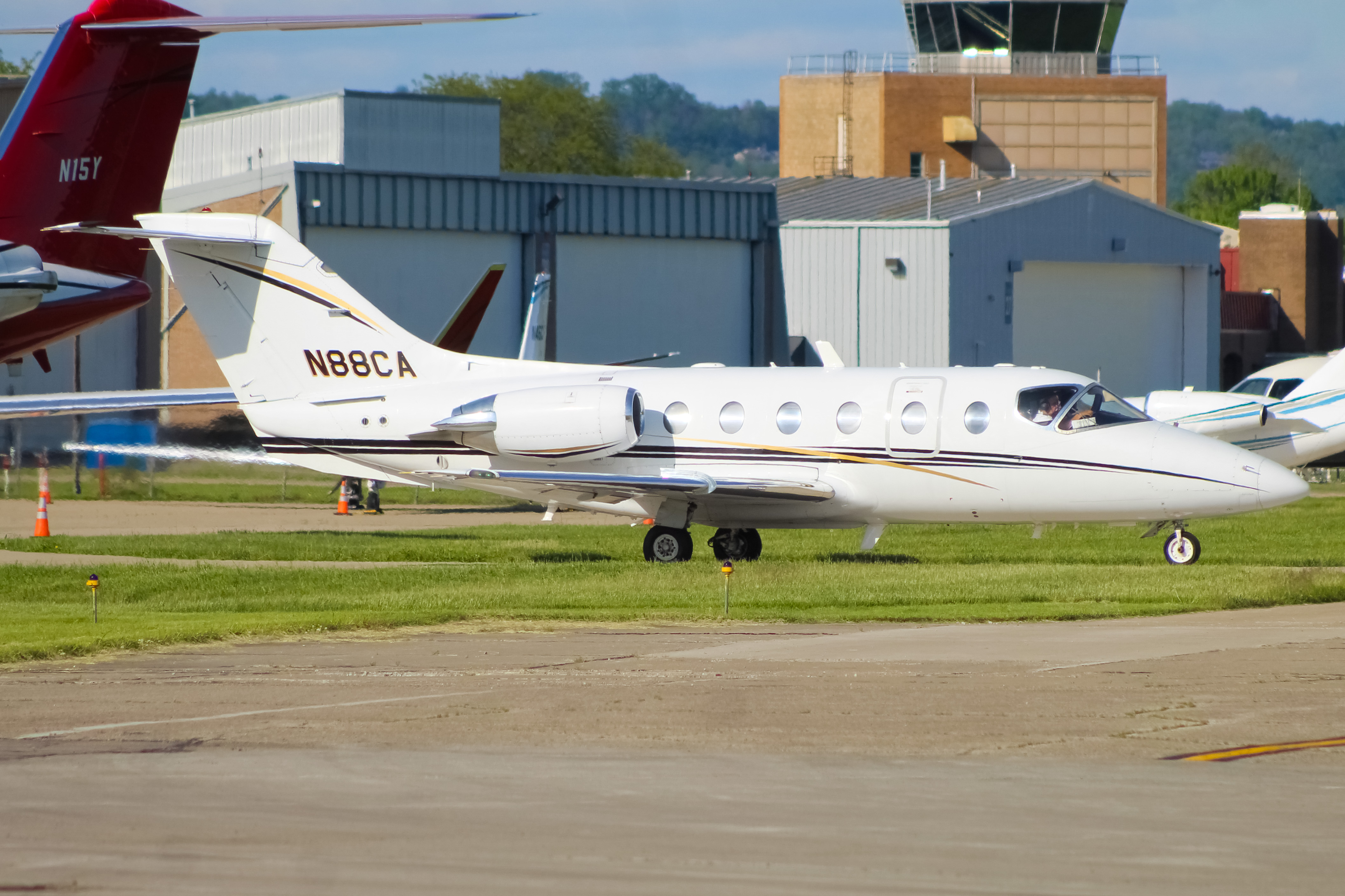 Full size: PRIVATE Beechcraft Hawker 400 N88CA at Cincinnati Municipal Airport/Lunken Field